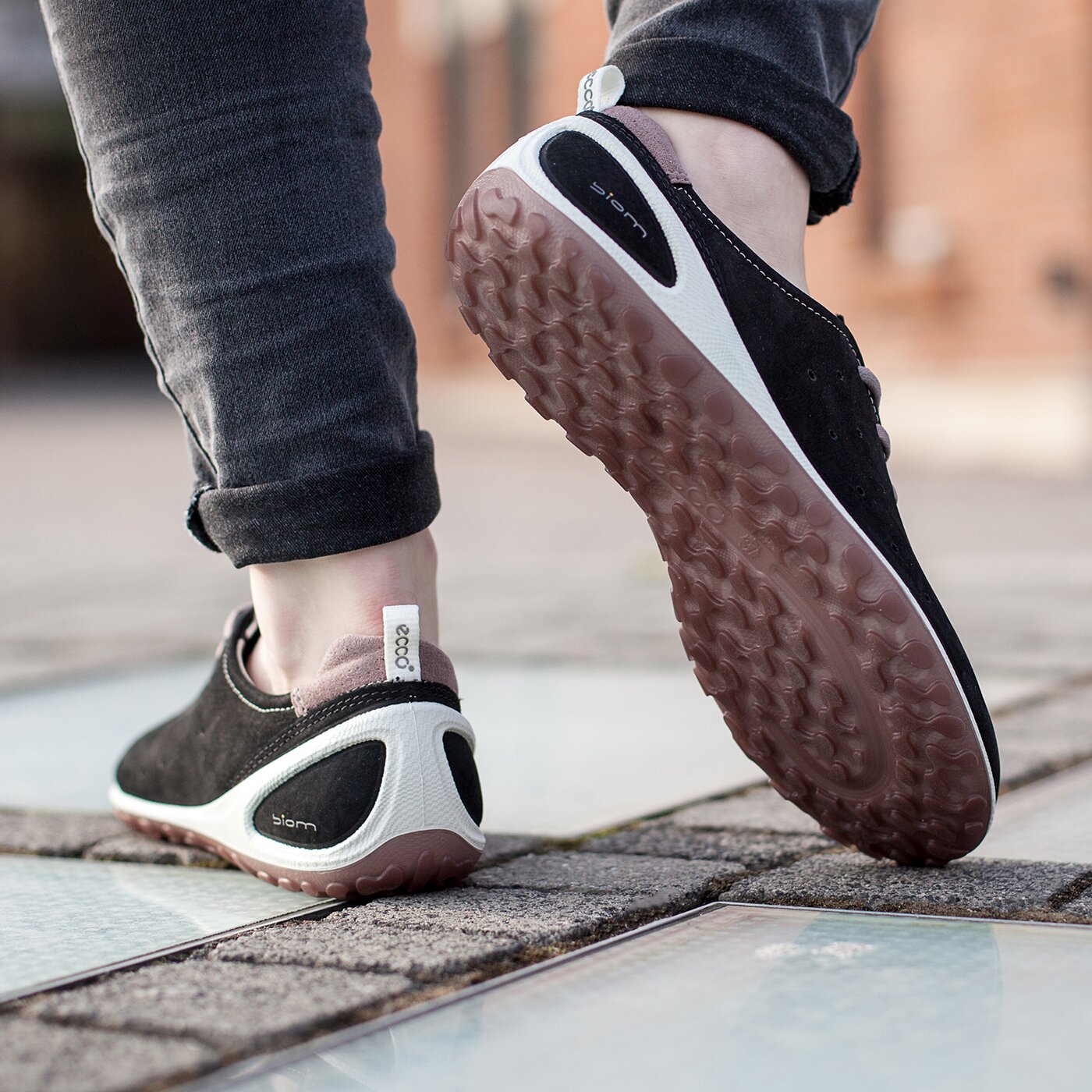 Damskie półbuty ECCO BIOM LITE LADIES 80200359903 kolor czarny