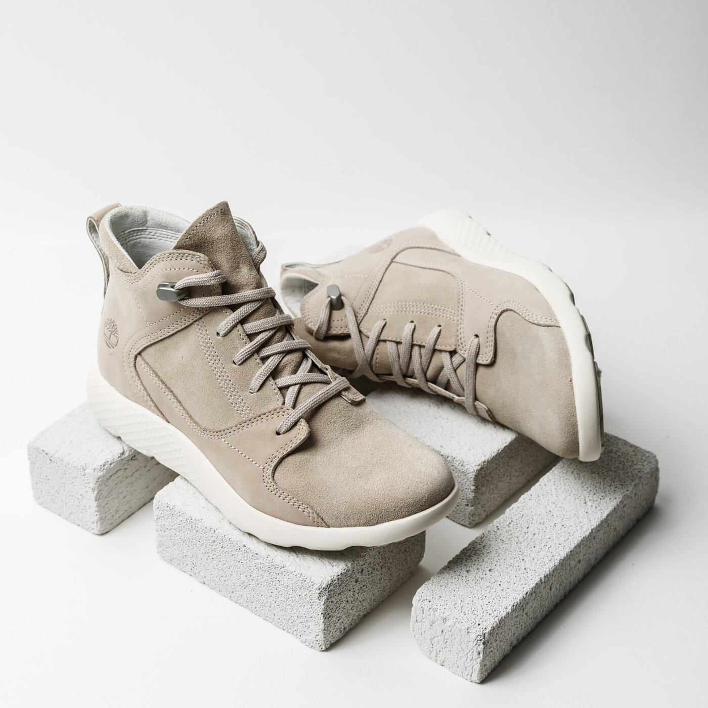 Damskie sneakersy (buty) TIMBERLAND FLYROAM HIKER a1o2q kolor szary