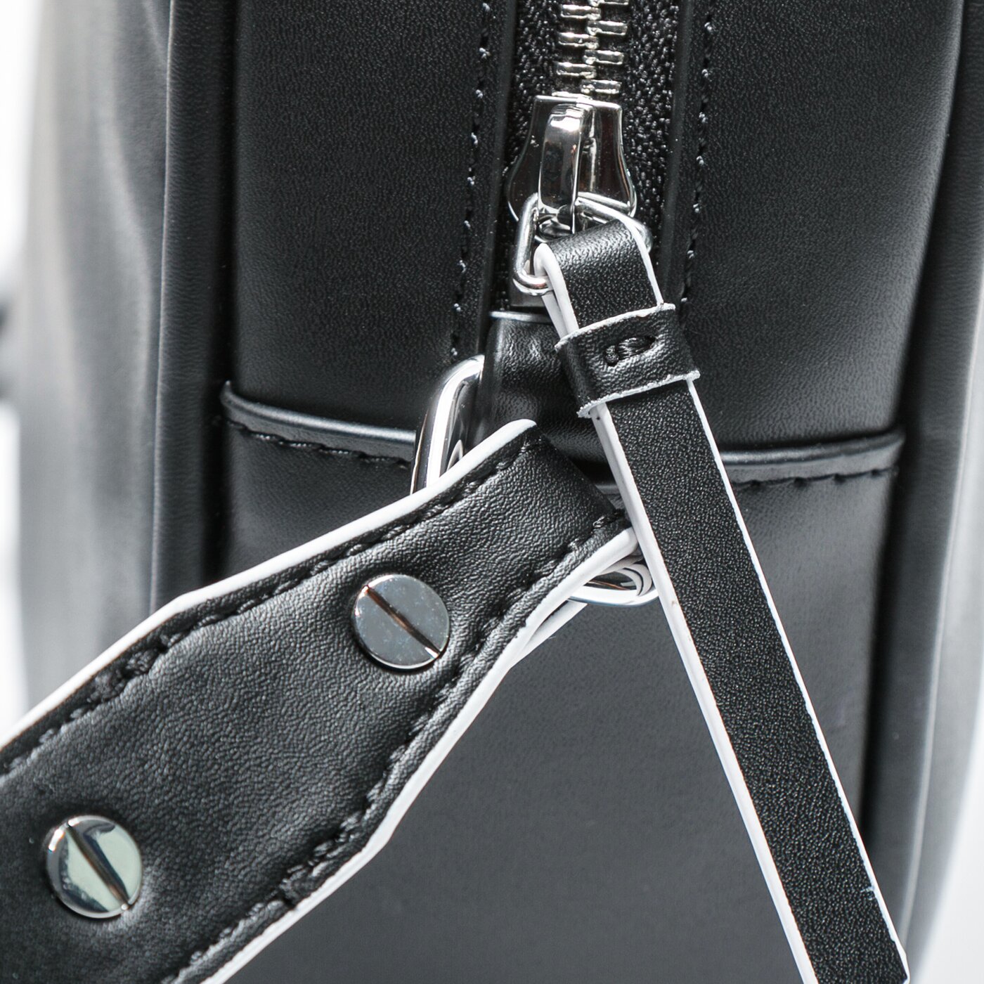 Damska torebka TOMMY HILFIGER TOREBKA TJW FEMME PU CROSSOVER aw0aw08959bds kolor czarny