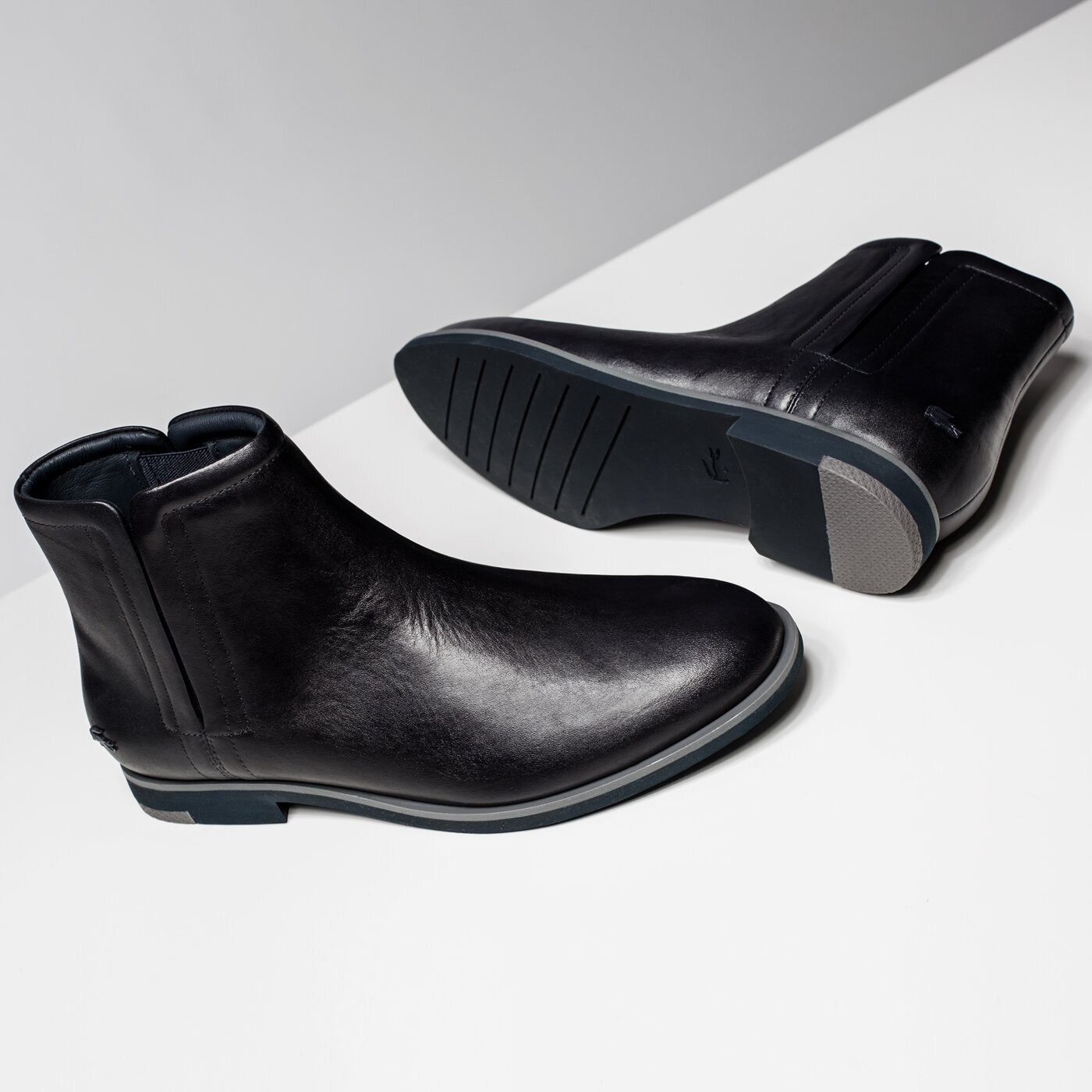 Damskie buty za kostkę LACOSTE CAMBRAI CHELSEA 316 3 732caw0154003 kolor granatowy