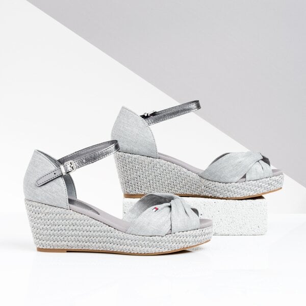 Damskie sandały TOMMY HILFIGER ELBA 43C1 ICONIC ELBA METALLIC CANVAS fw0fw04079018 kolor szary