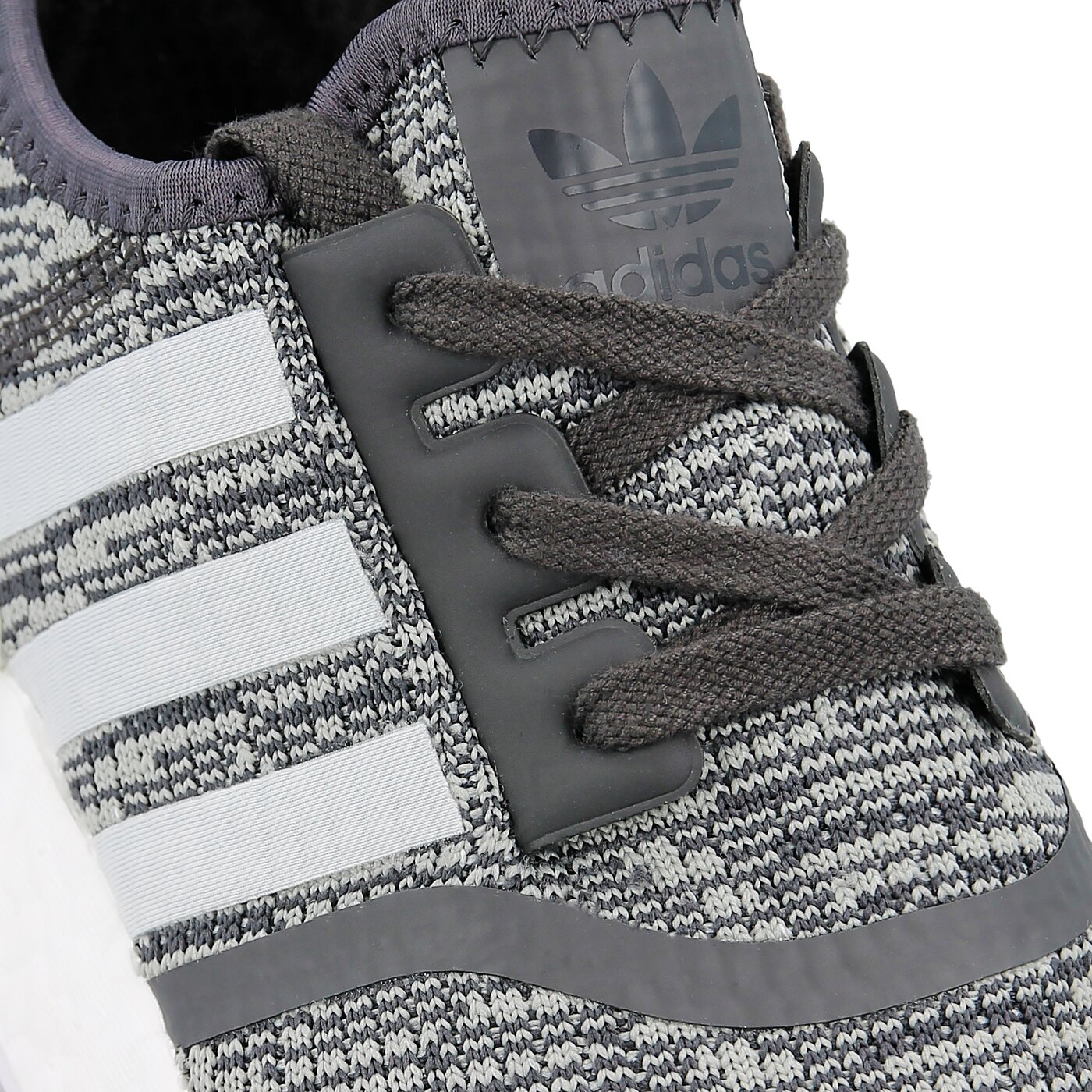 Damskie sneakersy (buty) ADIDAS NMD_R1 W by3035 kolor czarny