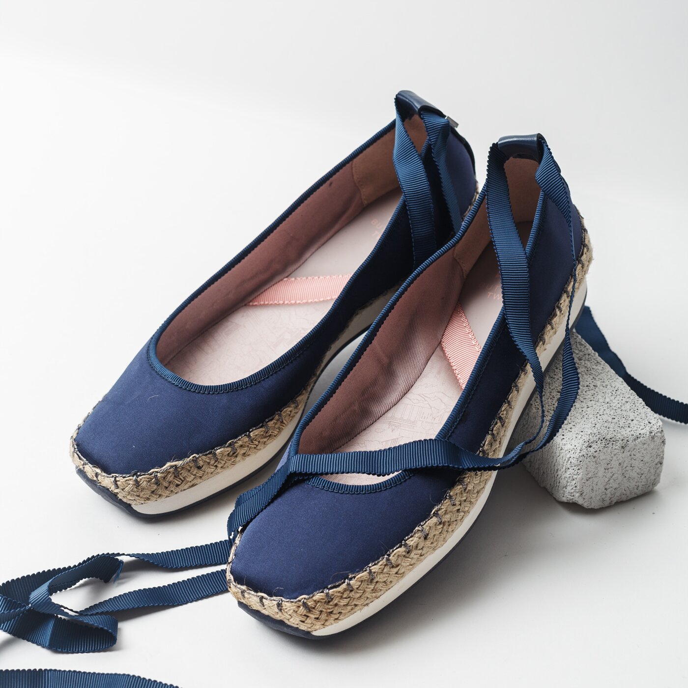 Damskie baleriny (buty) BUTTERFLY TWISTS CARLA bt31002013 kolor granatowy