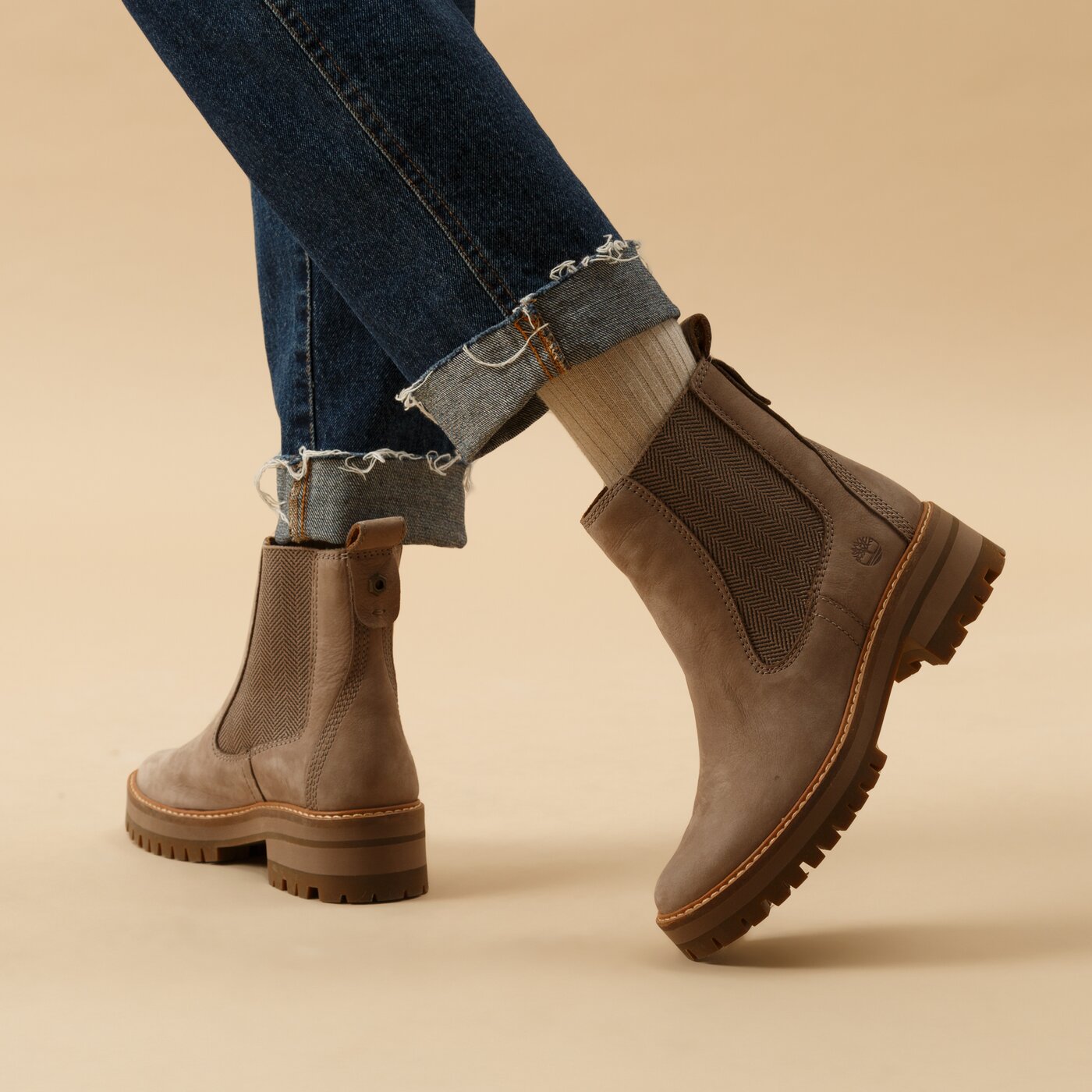 Damskie botki / sztyblety TIMBERLAND COURMAYEUR VALLEY CHELSEA tb0a1rrk9291 kolor beżowy