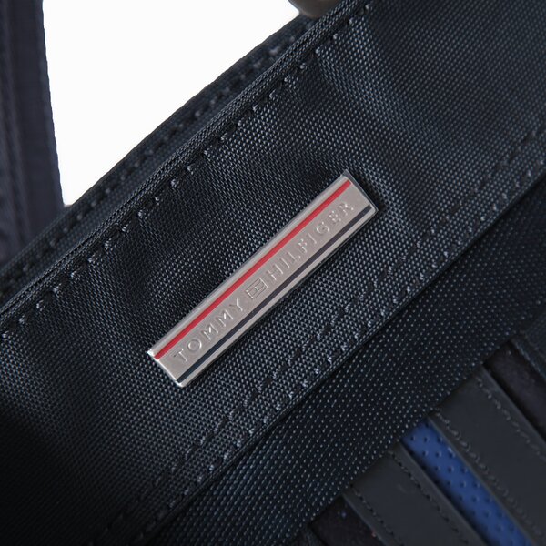TOMMY HILFIGER TORBA JEREMY FLAT CROSSOVER bm56927314403 kolor granatowy