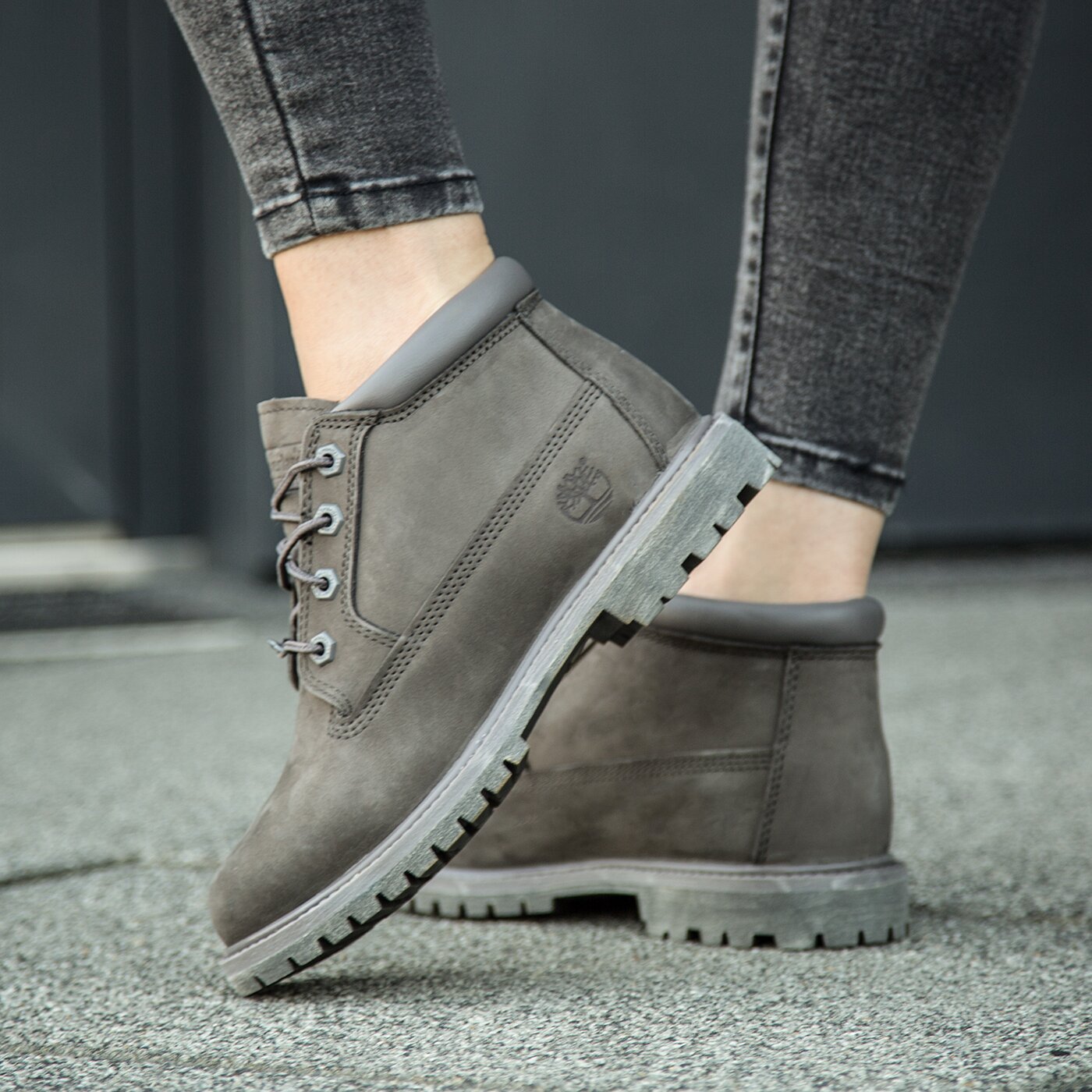 Damskie trapery TIMBERLAND NELLIE CHUKKA DOUBLE a14ql kolor szary