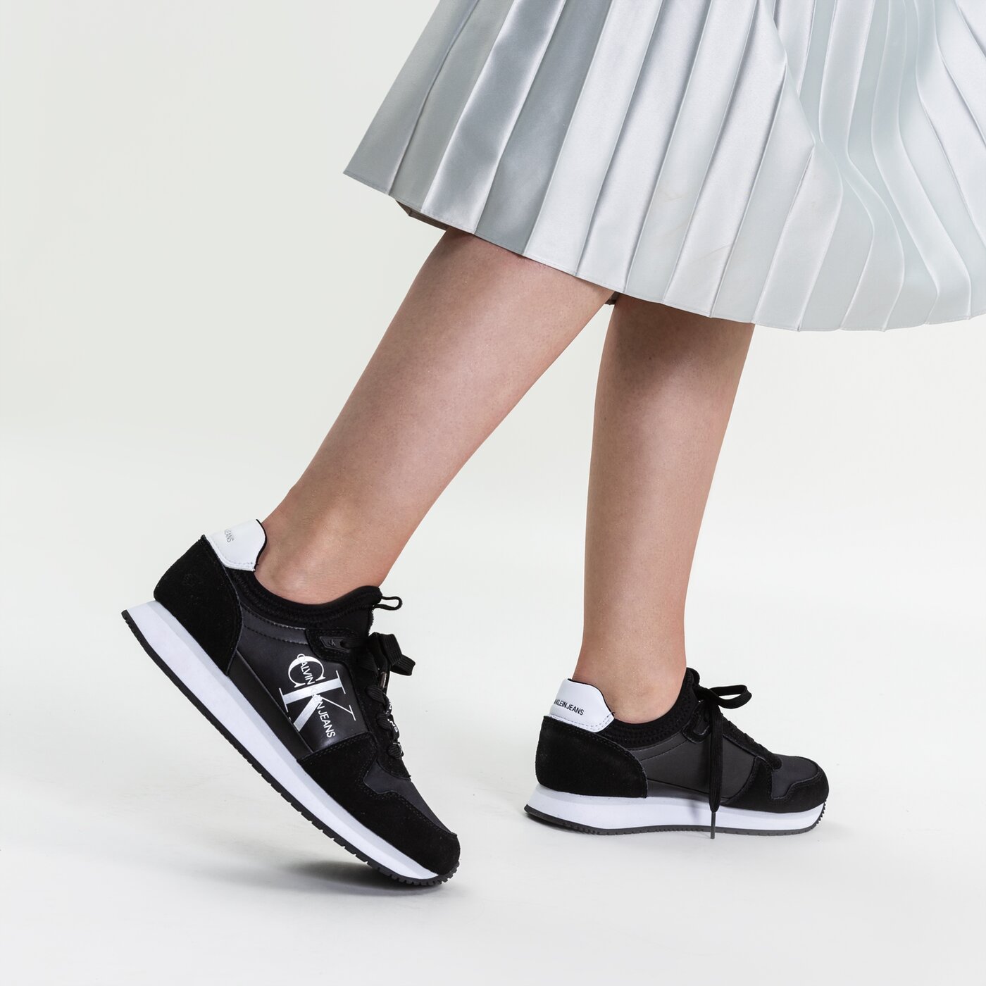 Damskie sneakersy (buty) CALVIN KLEIN RUNNER SOCK LACEUP NY-LTH yw0yw00075bds kolor czarny