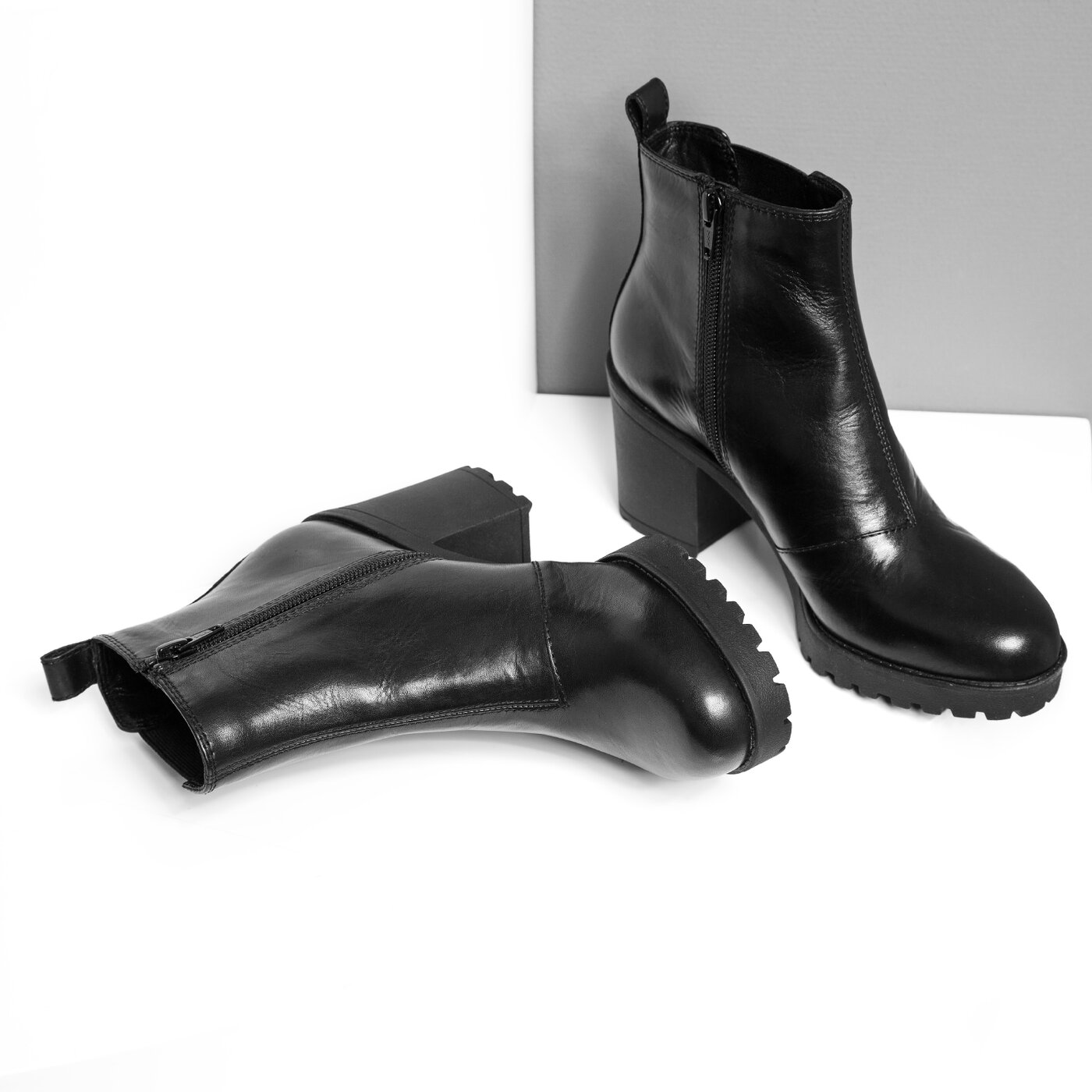 Damskie buty za kostkę VAGABOND GRACE 422810120 kolor czarny