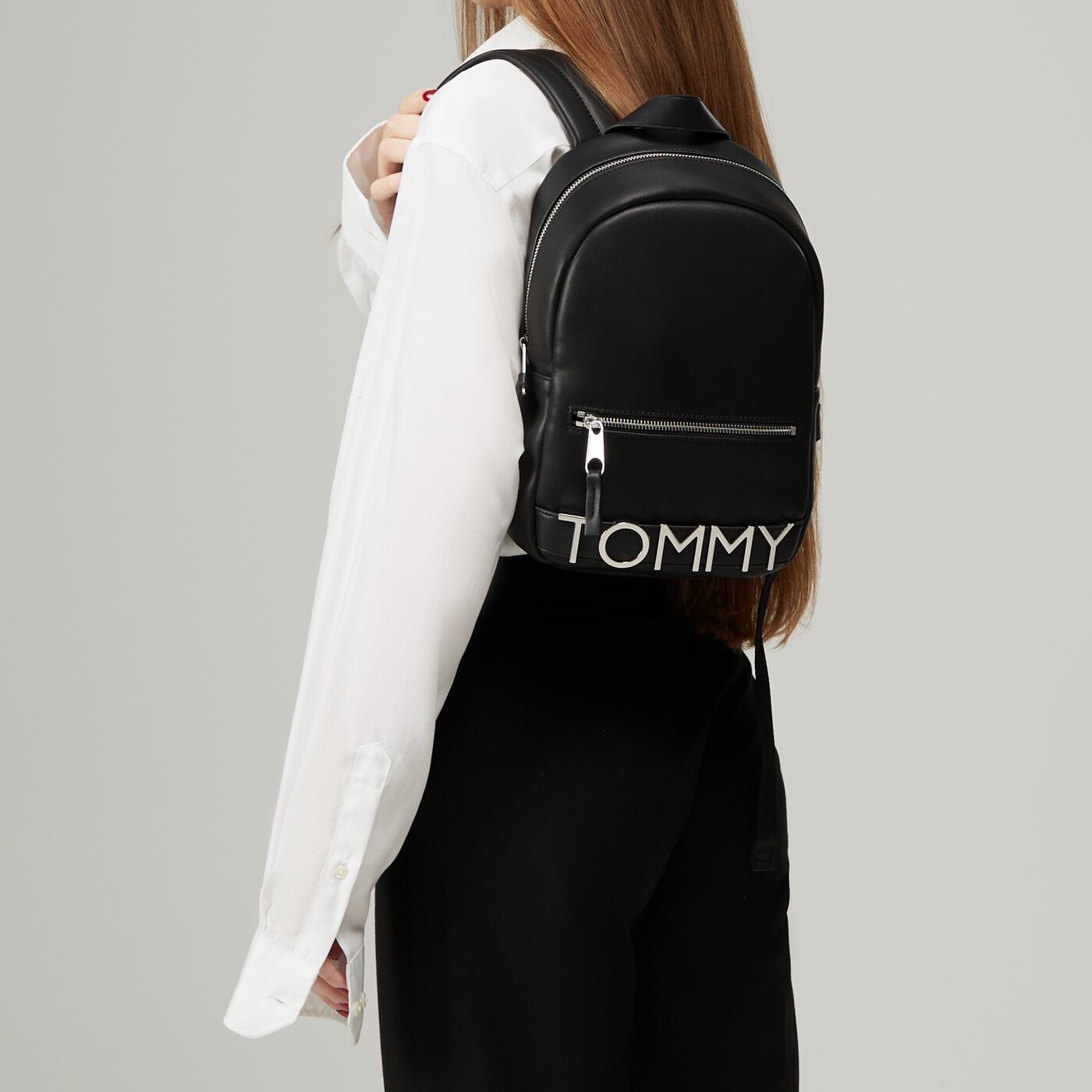 Damski plecak TOMMY HILFIGER PLECAK TJW BOLD BACKPACK aw0aw15428bds kolor czarny