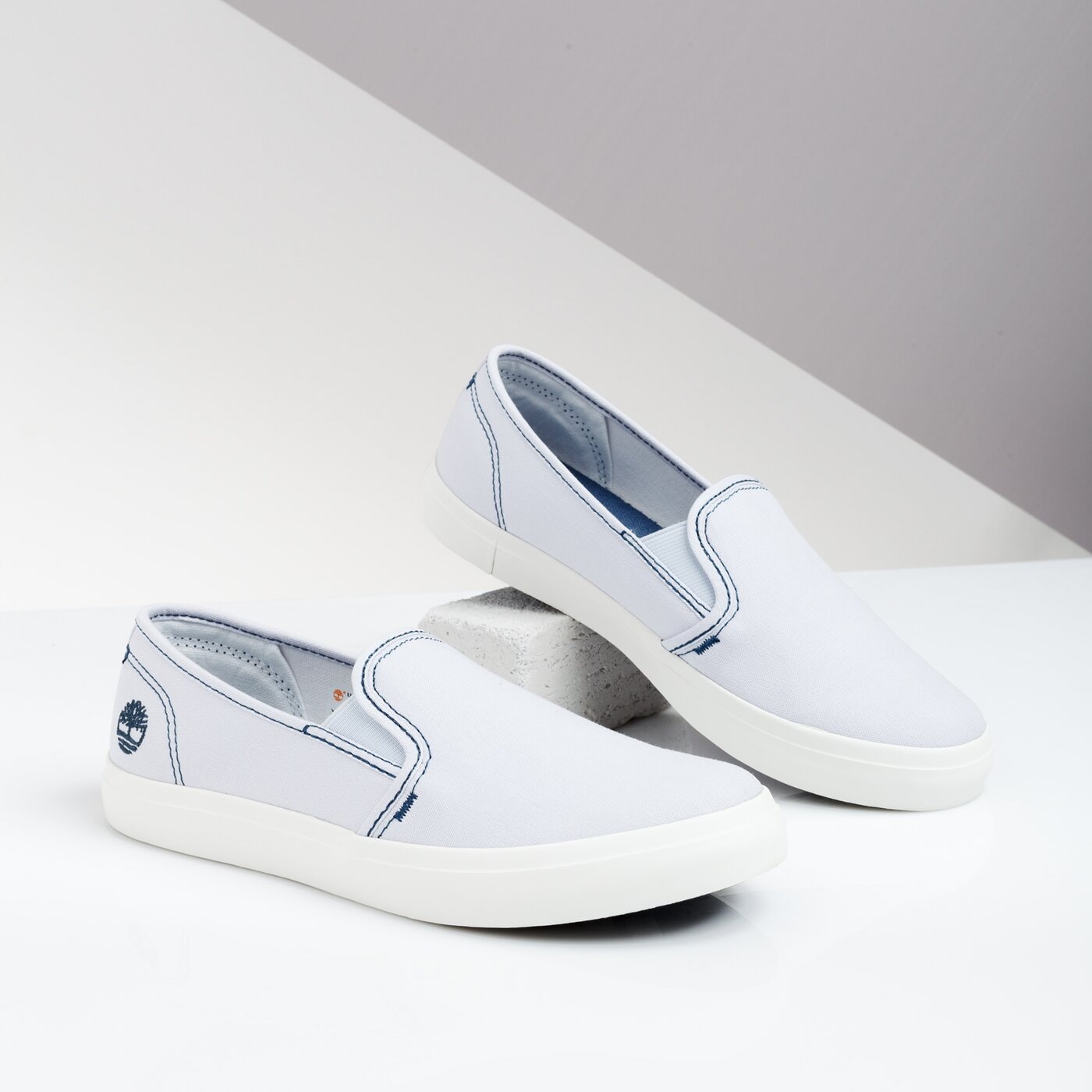 Damskie trampki TIMBERLAND NEWPORT BAY SLIP ON tb0a1wu2p851 kolor niebieski