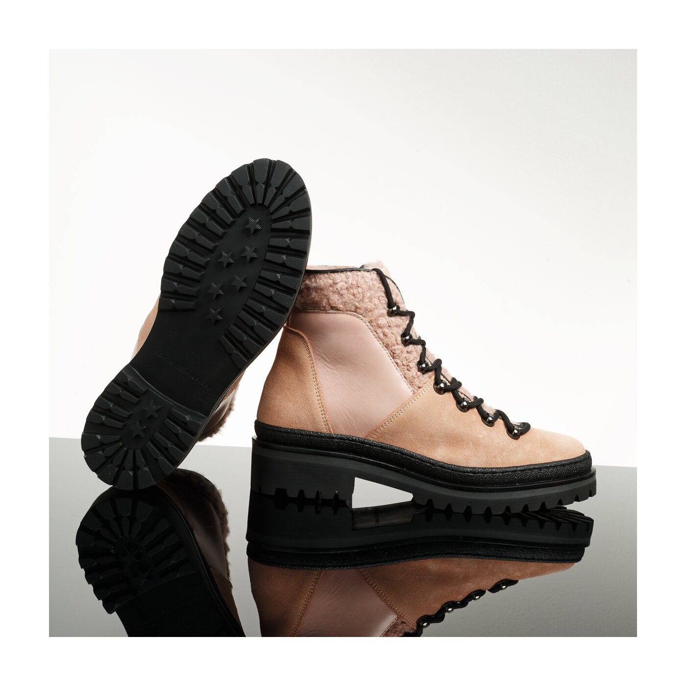 Damskie botki / sztyblety TOMMY HILFIGER COSY OUTDOOR BOOTIE fw0fw04349674 kolor różowy