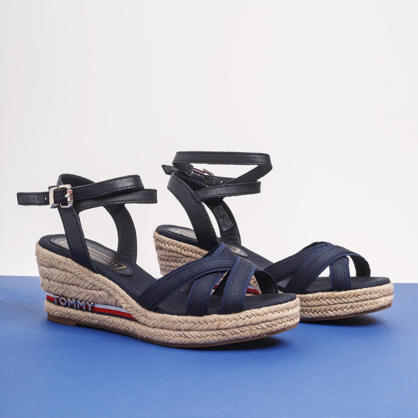 Damskie sandały TOMMY HILFIGER ELBA 60C1 ICONIC ELBA CORPORATE RIBBON fw0fw04056403 kolor granatowy