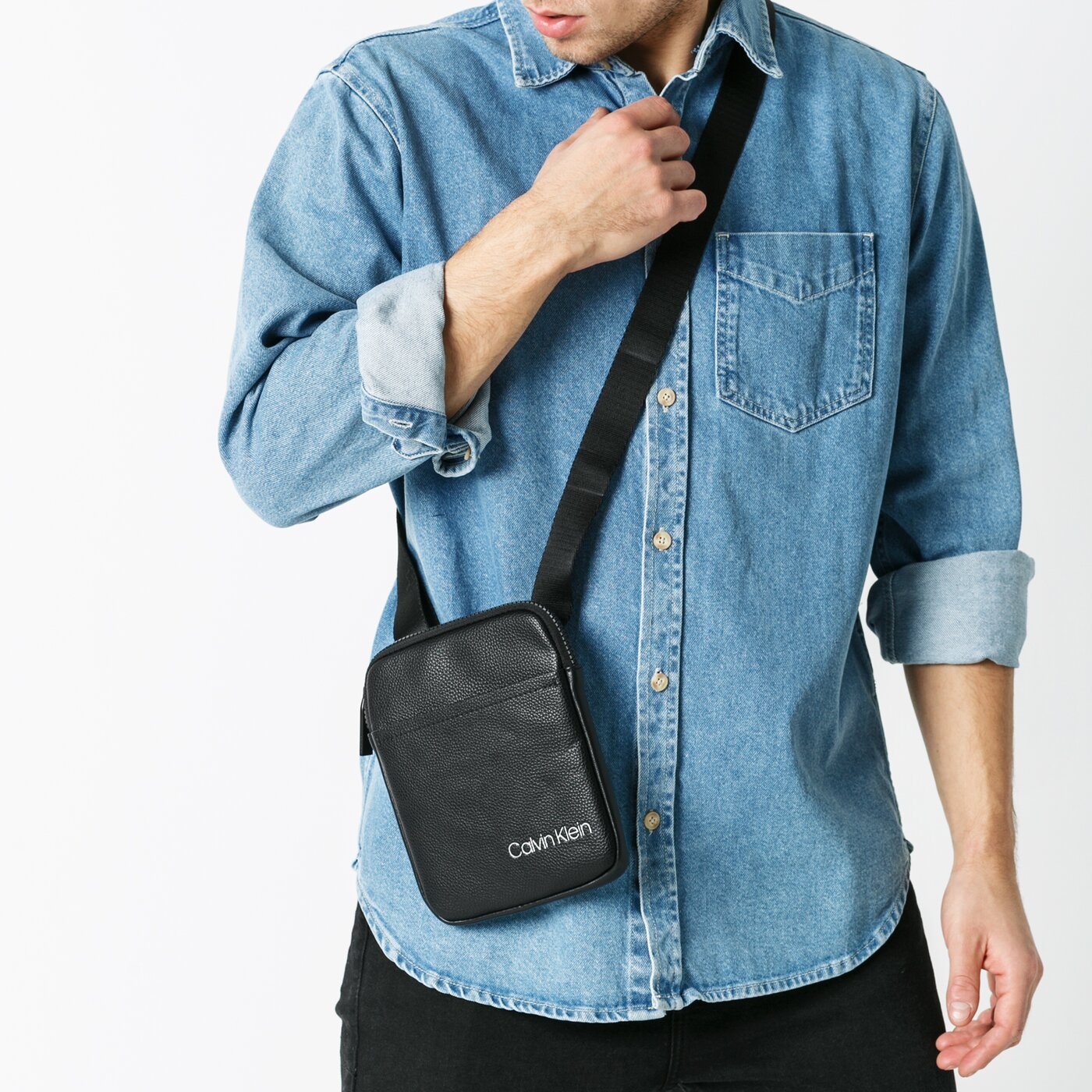 CALVIN KLEIN TORBA CK DIRECT MINI FLAT CROSSOVER k50k505128bds kolor czarny