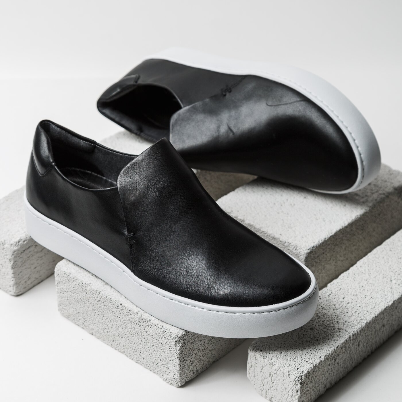 Damskie trampki VAGABOND ZOE 452610120 kolor czarny