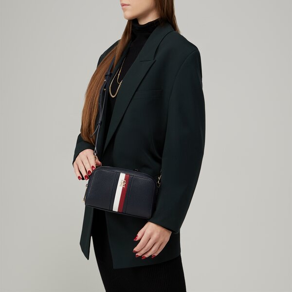 Damska torebka TOMMY HILFIGER TOREBKA TH EMBLEM CROSSOVER CORP aw0aw15284dw6 kolor granatowy