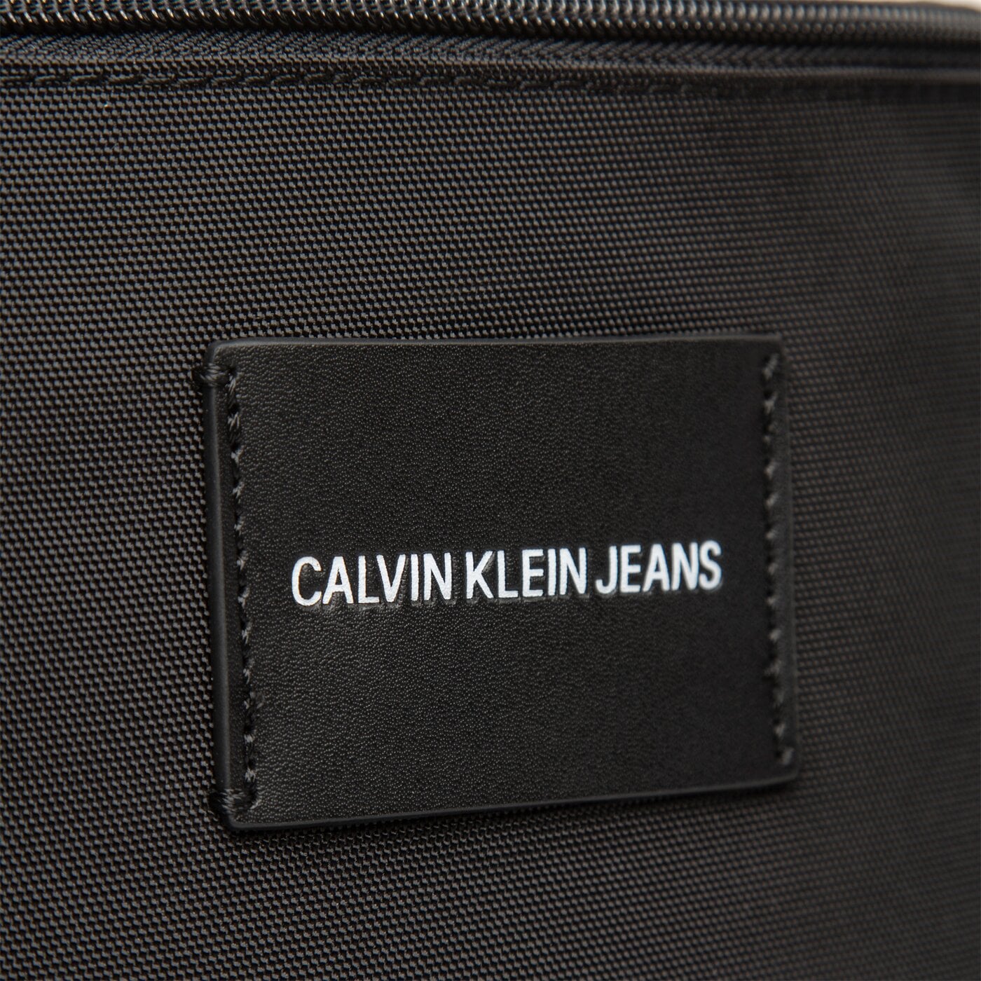 Damska torebka CALVIN KLEIN TOREBKA WAISTBAG k50k506471bds kolor czarny