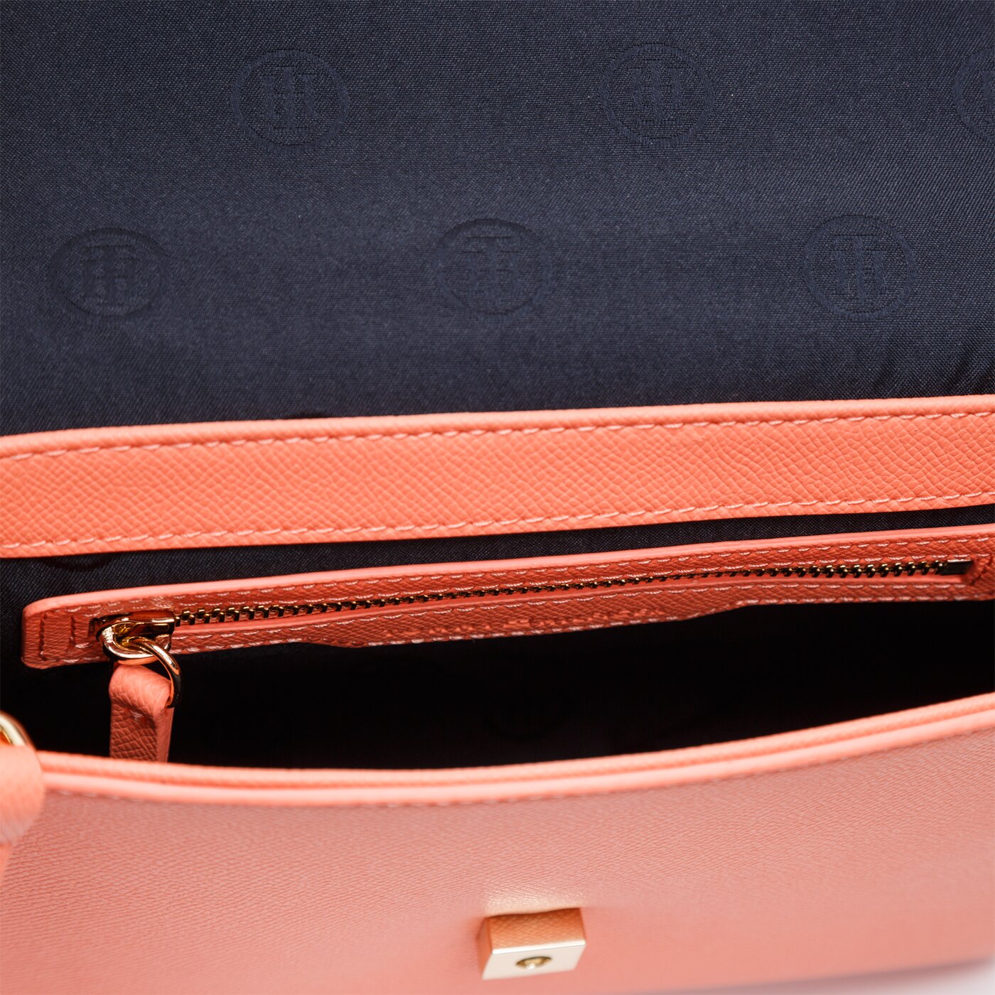 Damska torebka TOMMY HILFIGER TOREBKA HONEY FLAP SATCHEL aw0aw07944sn7 kolor różowy