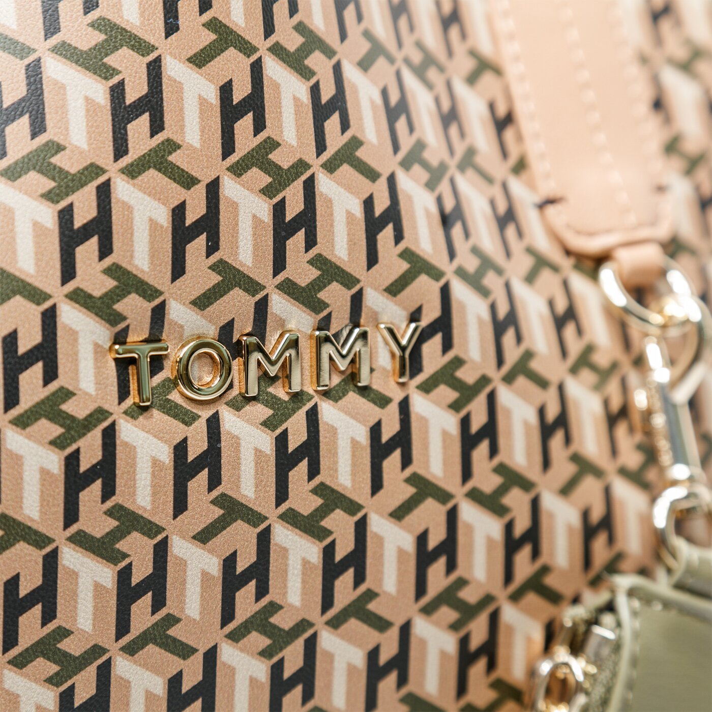 Damska torebka TOMMY HILFIGER TOREBKA ICONIC TOMMY TOTE MONO aw0aw09049aez kolor multicolor