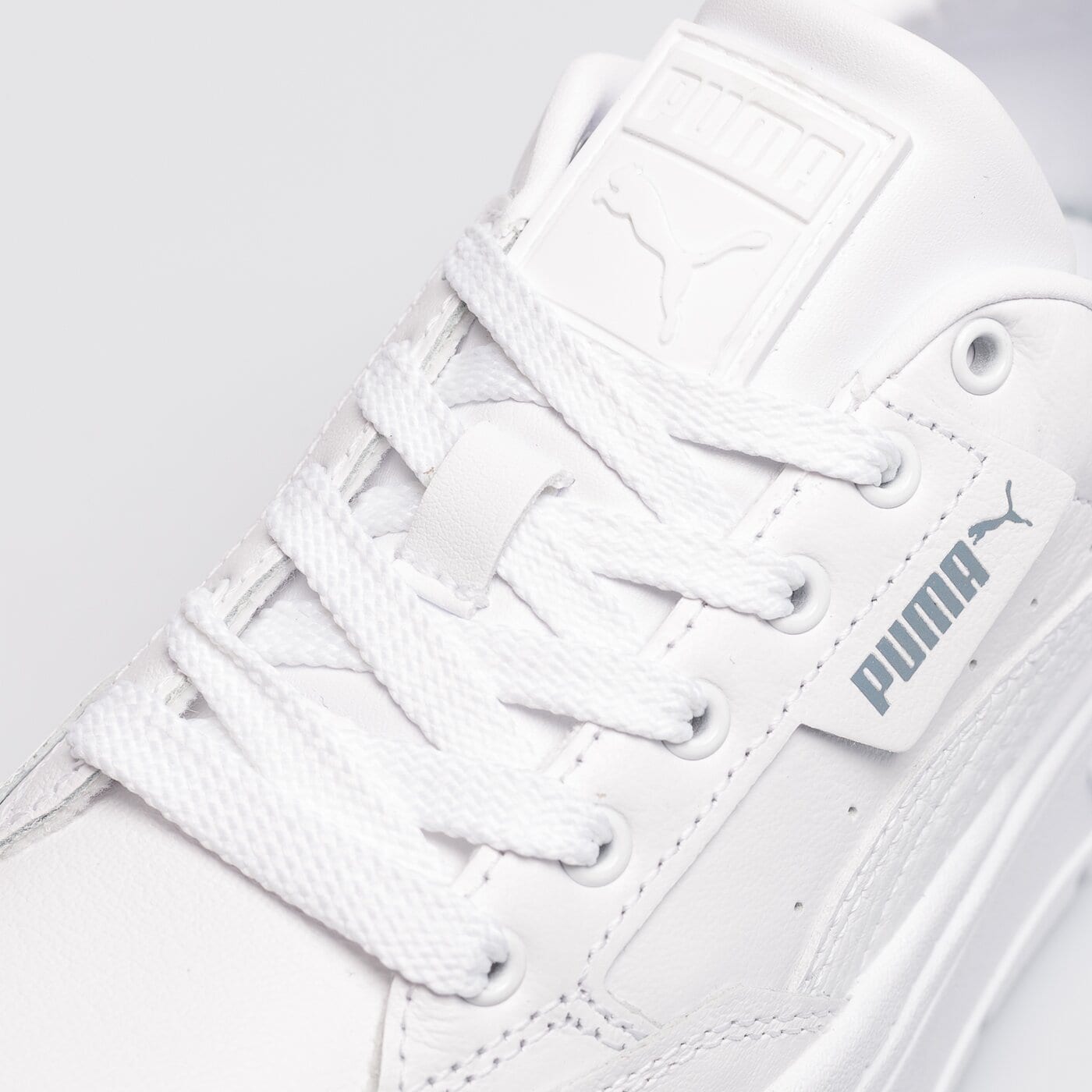 Damskie sneakersy (buty) PUMA MAYZE STACK LTHR WNS 38441201 kolor biały