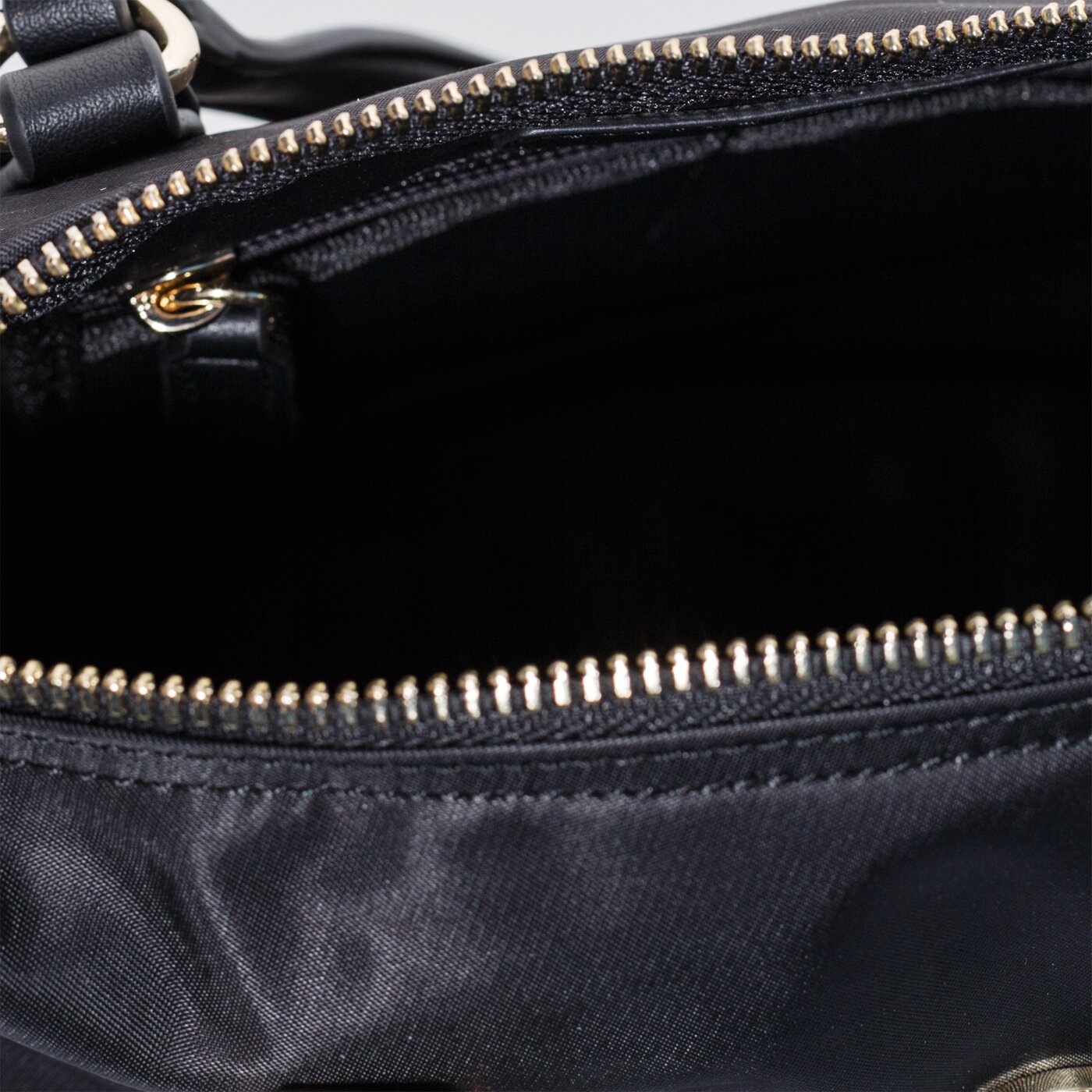 Damska torebka TOMMY HILFIGER TOREBKA POPPY SMALL TOTE SOLID aw0aw088300gj kolor czarny