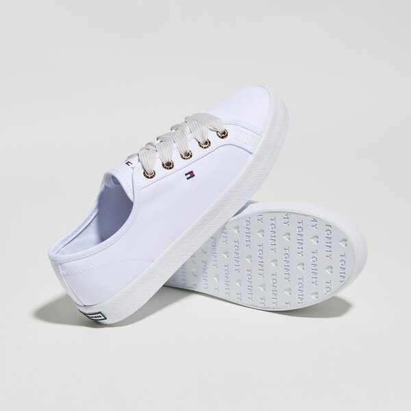 Damskie trampki TOMMY HILFIGER ESSENTIAL NAUTICAL SNEAKER fw0fw04848ybs kolor biały