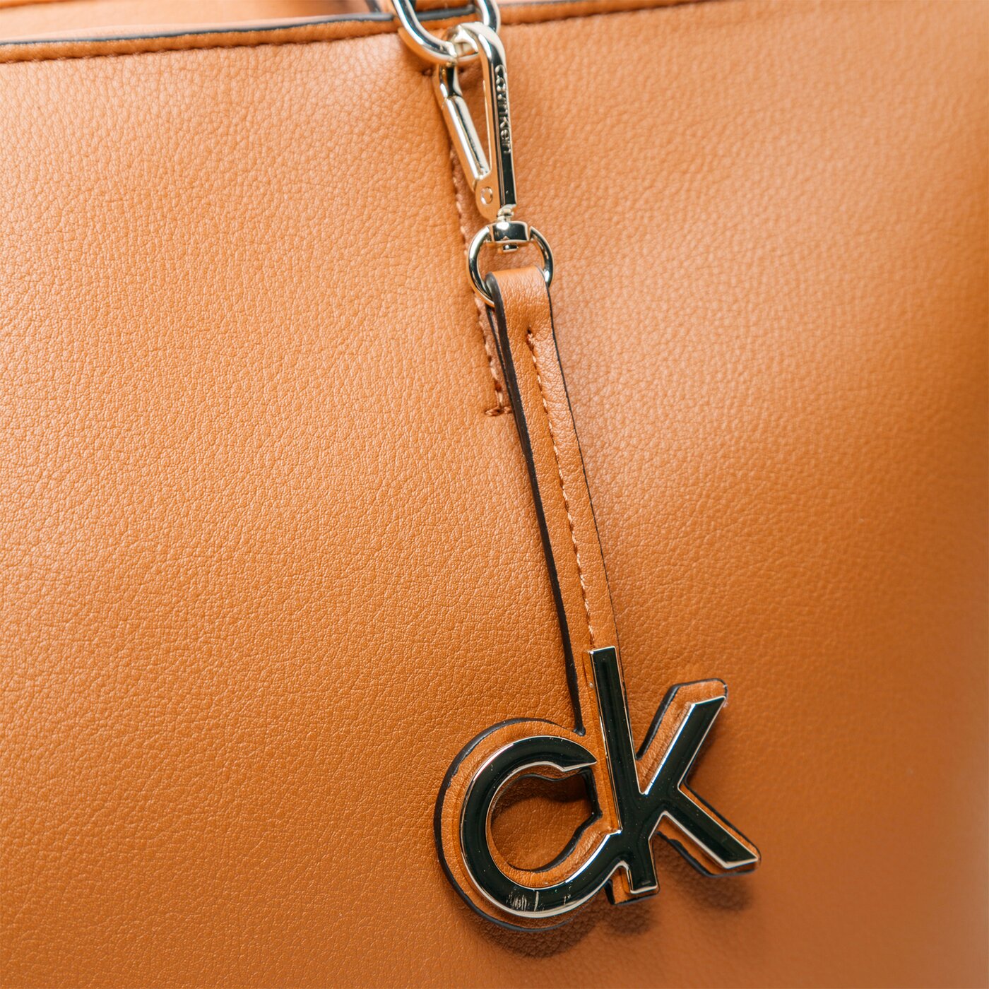 Damska torebka CALVIN KLEIN TOREBKA SHOPPER MD k60k607802gc9 kolor brązowy