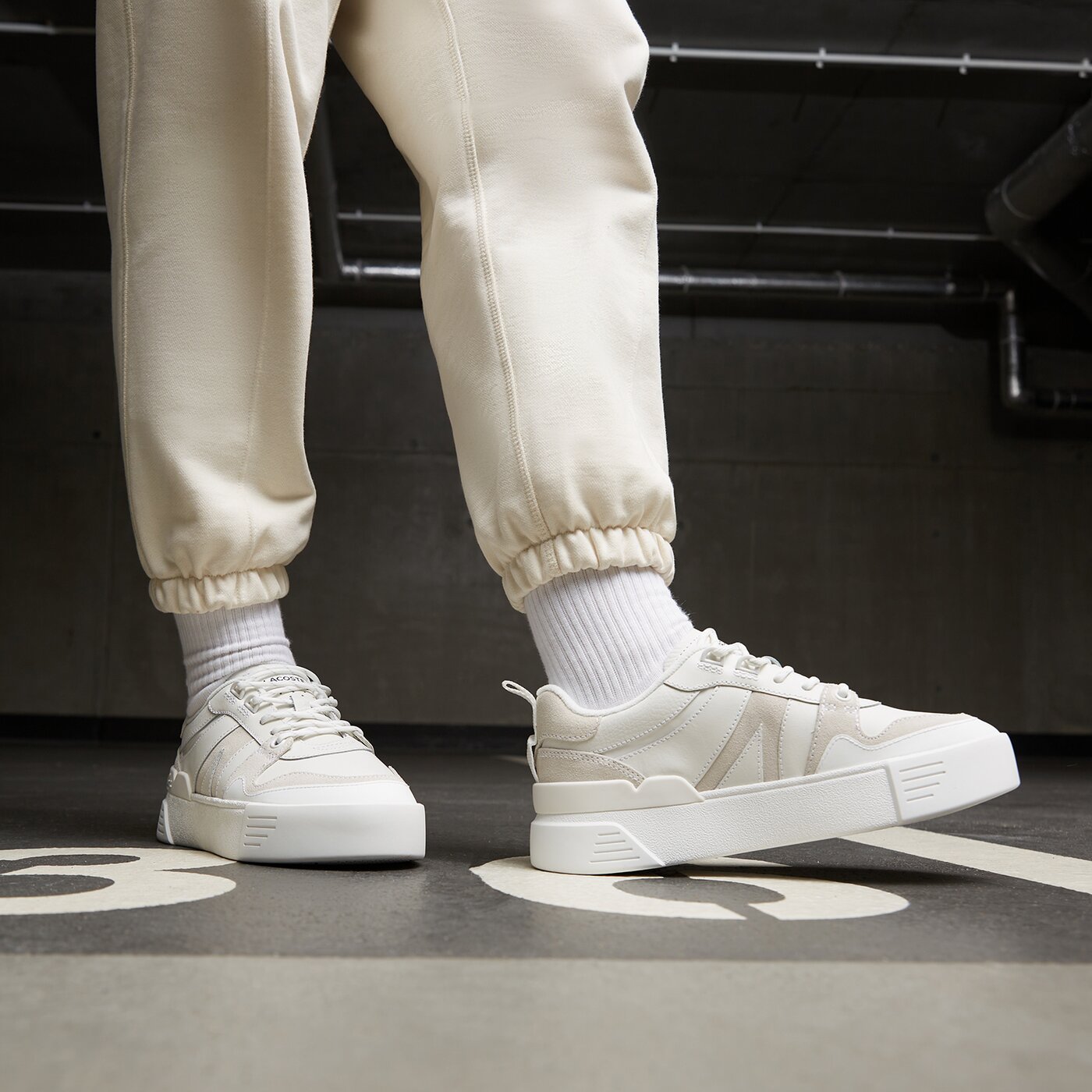 Damskie sneakersy (buty) LACOSTE L002 0722 1 CFA 743cfa003021g kolor biały