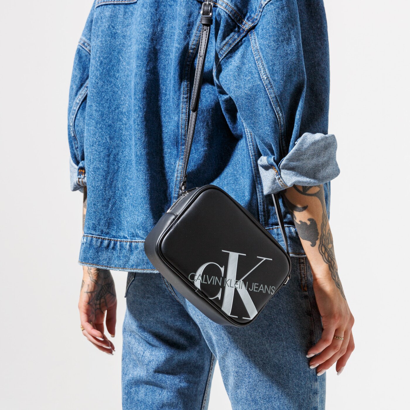 Damska torebka CALVIN KLEIN TOREBKA CAMERA BAG k60k606854bds kolor multicolor