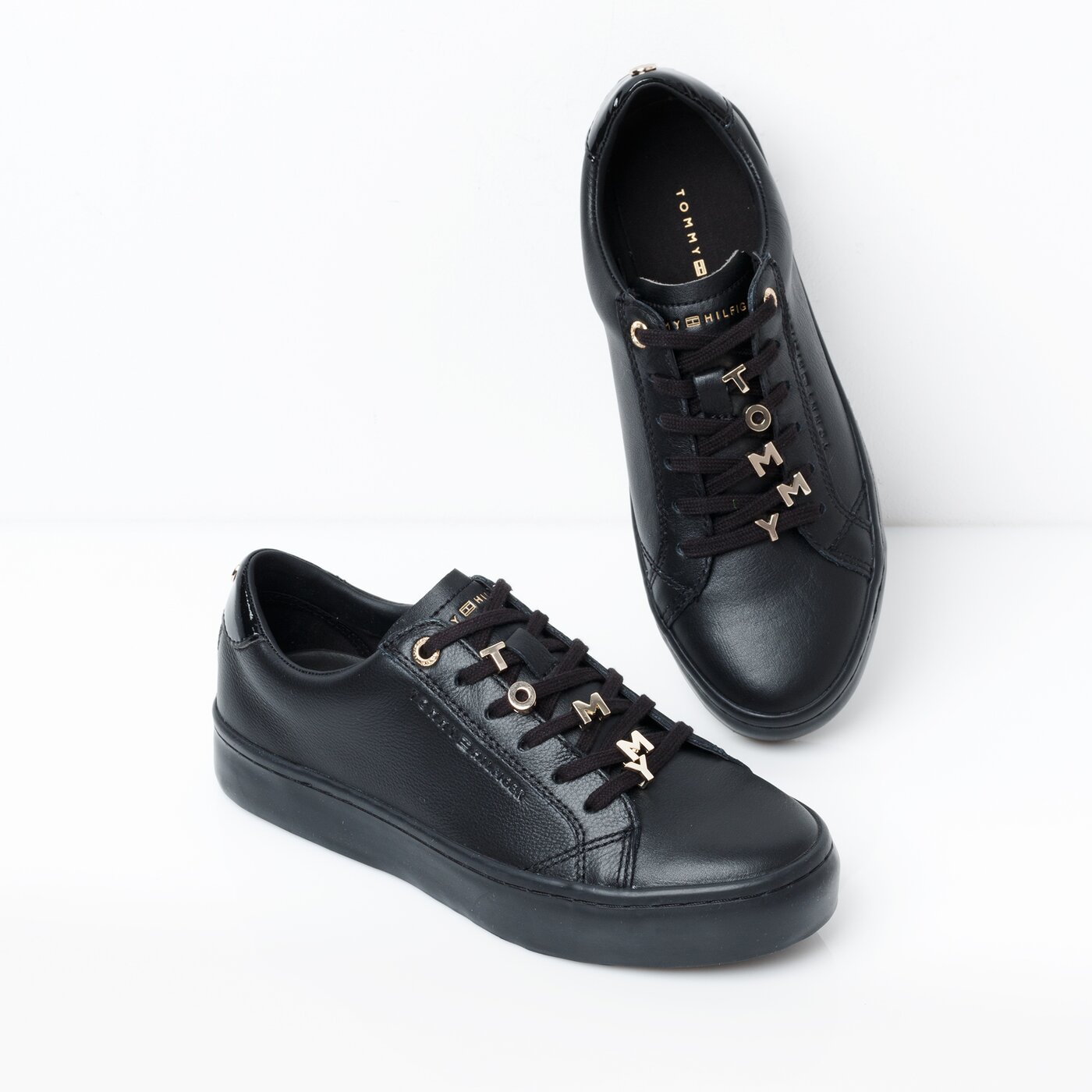 Damskie trampki TOMMY HILFIGER TOMMY HARDWARE DRESS SNEAKER fw0fw04138990 kolor czarny