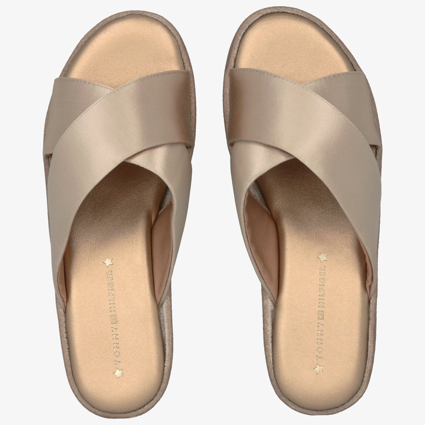 Damskie klapki TOMMY HILFIGER INT JEMILIA 4D SATIN ELEVATED MULE SANDAL fw0fw03842716 kolor beżowy