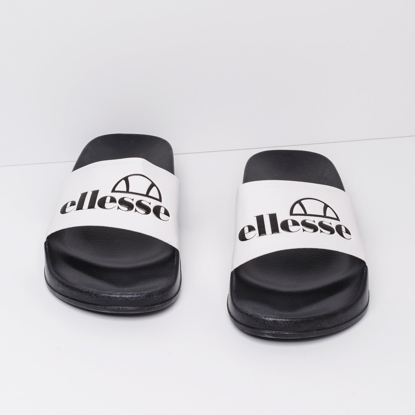 Damskie klapki ELLESSE FILIPPO SYNT AF WHT/BLK 610446 kolor czarny