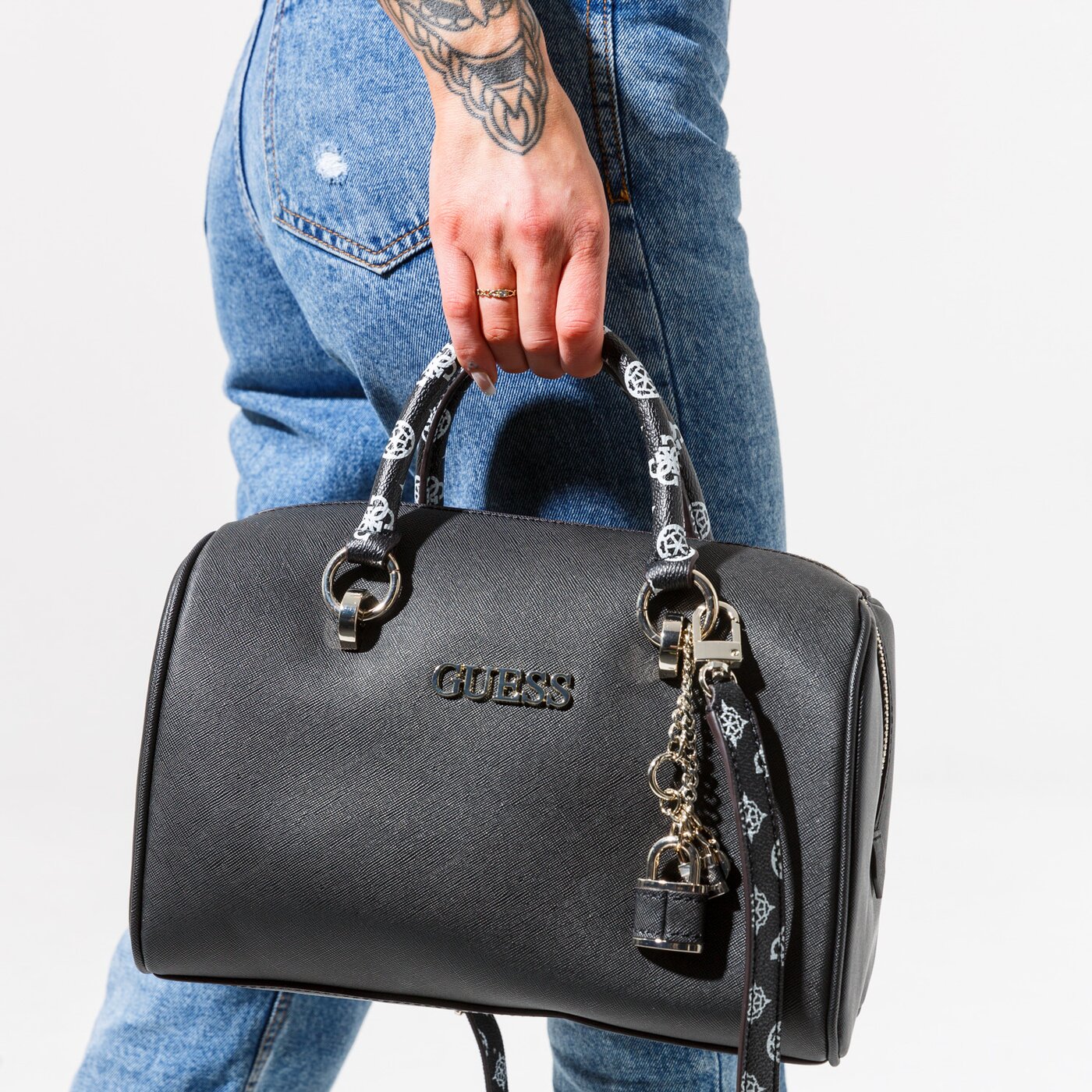 Damska torebka GUESS TOREBKA SOUTH BAY BOX SATCHEL hwvs7752060bla kolor czarny