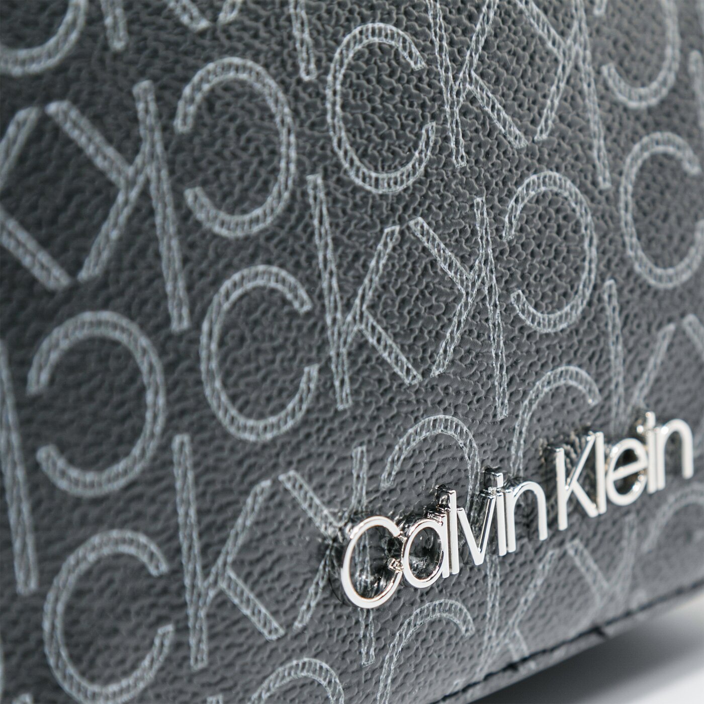 Damska torebka CALVIN KLEIN TOREBKA CAMERA BAG k60k6074490gx kolor czarny