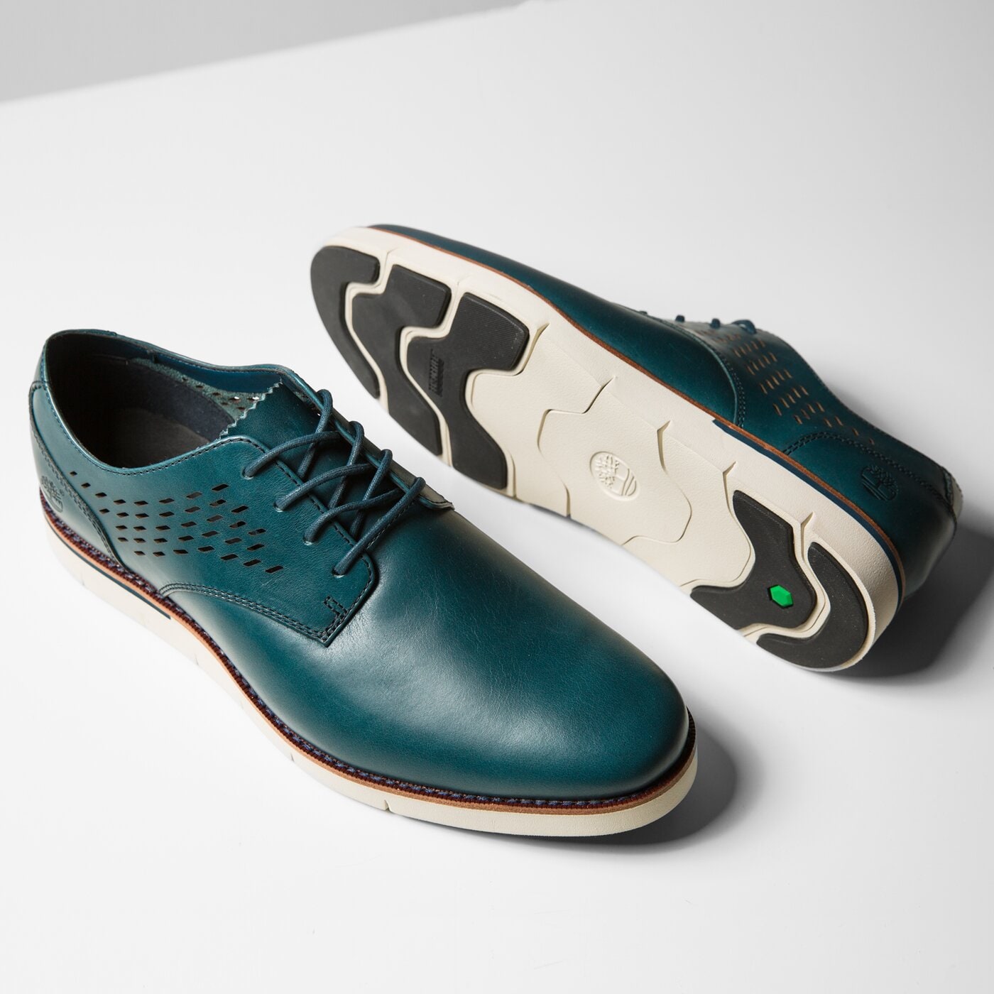 Męskie półbuty TIMBERLAND PRESTON HILLS PERF OX a19yt kolor niebieski