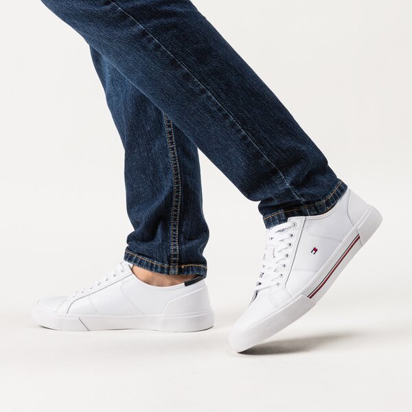 Męskie trampki TOMMY HILFIGER CORE CORPORATE LEATHER VULC fm0fm03999ybr kolor biały