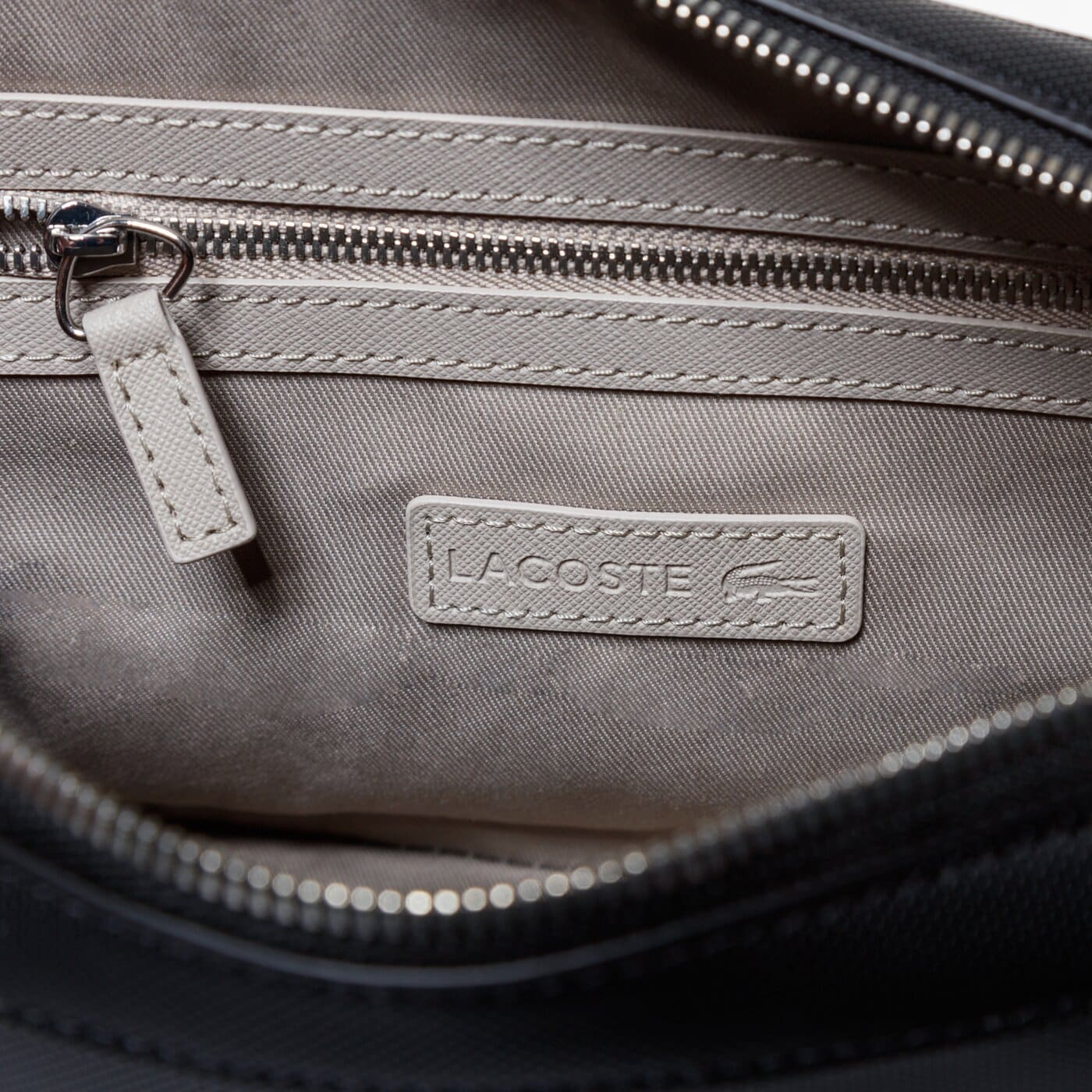 Damska torebka LACOSTE TOREBKA SQUARE CROSSOVER BAG nf2771dc000 kolor czarny