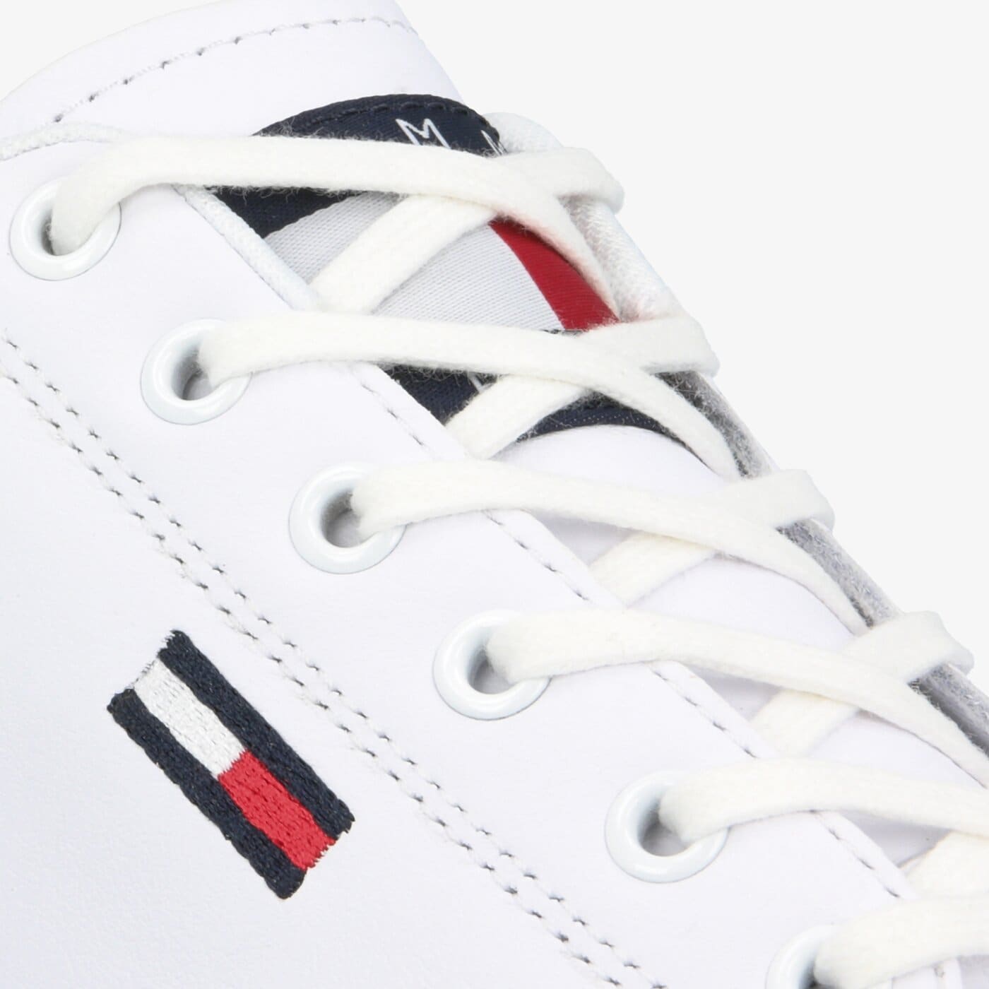 Damskie trampki TOMMY HILFIGER COOL TOMMY JEANS SNEAKER en0en00643ybs kolor biały