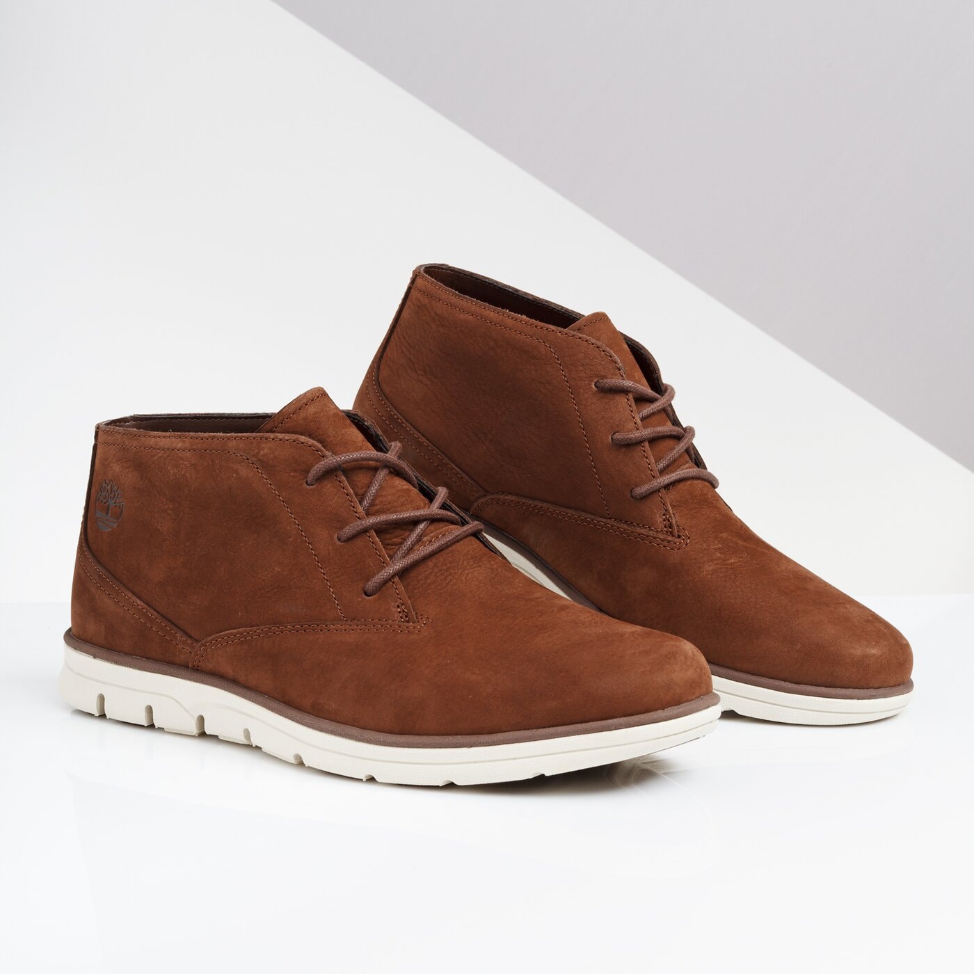 Męskie buty za kostkę TIMBERLAND BRADSTREET PT CHUKKA tb0a22pd9311 kolor brązowy