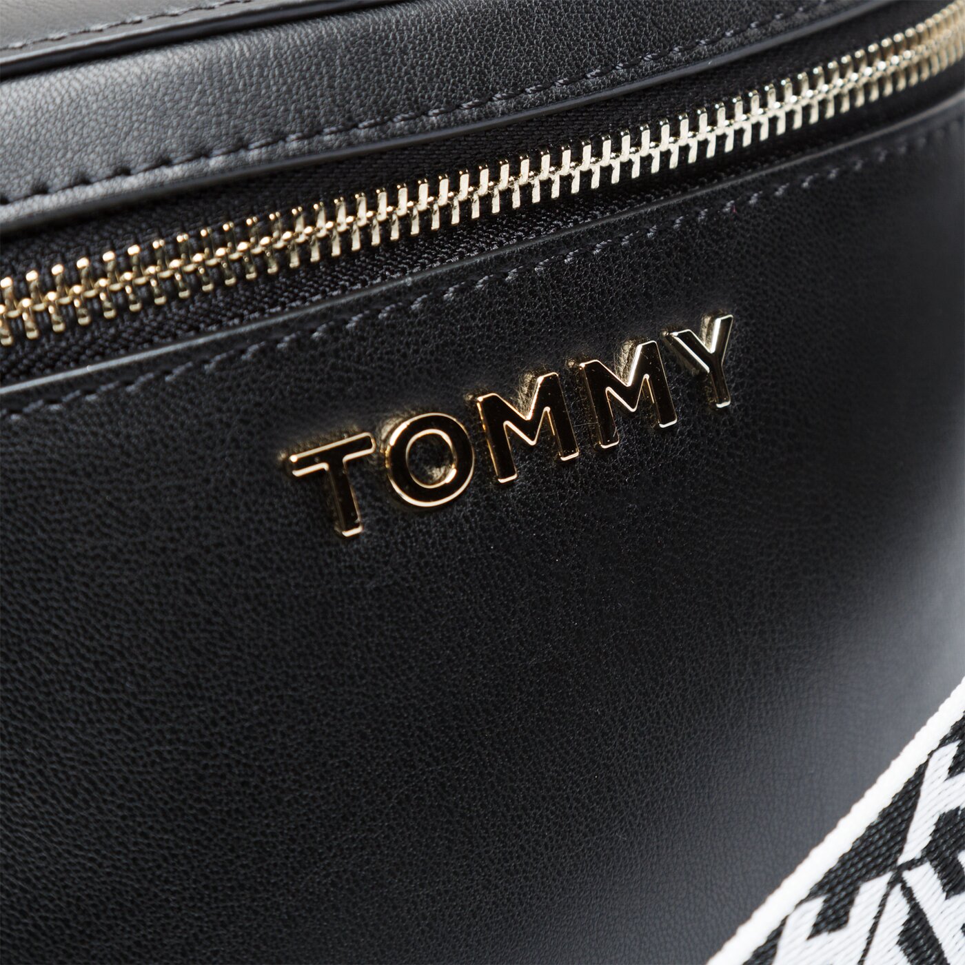 Damska torebka TOMMY HILFIGER TOREBKA ICONIC BUMBAG aw0aw08302bds kolor czarny