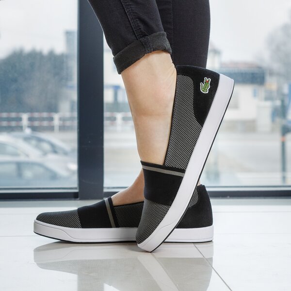 Damskie trampki LACOSTE LYONELLA SLIP 117 1 733caw1023231 kolor czarny