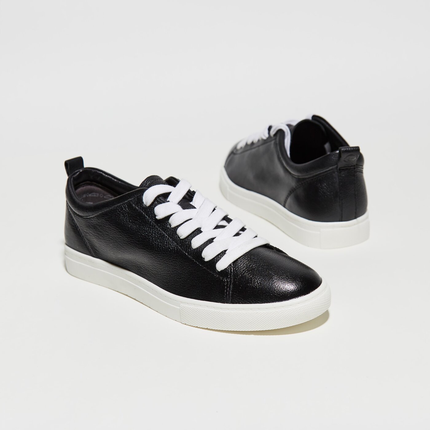 Damskie sneakersy (buty) TAMARIS TENNIS SHOES 23611-26 001 kolor czarny