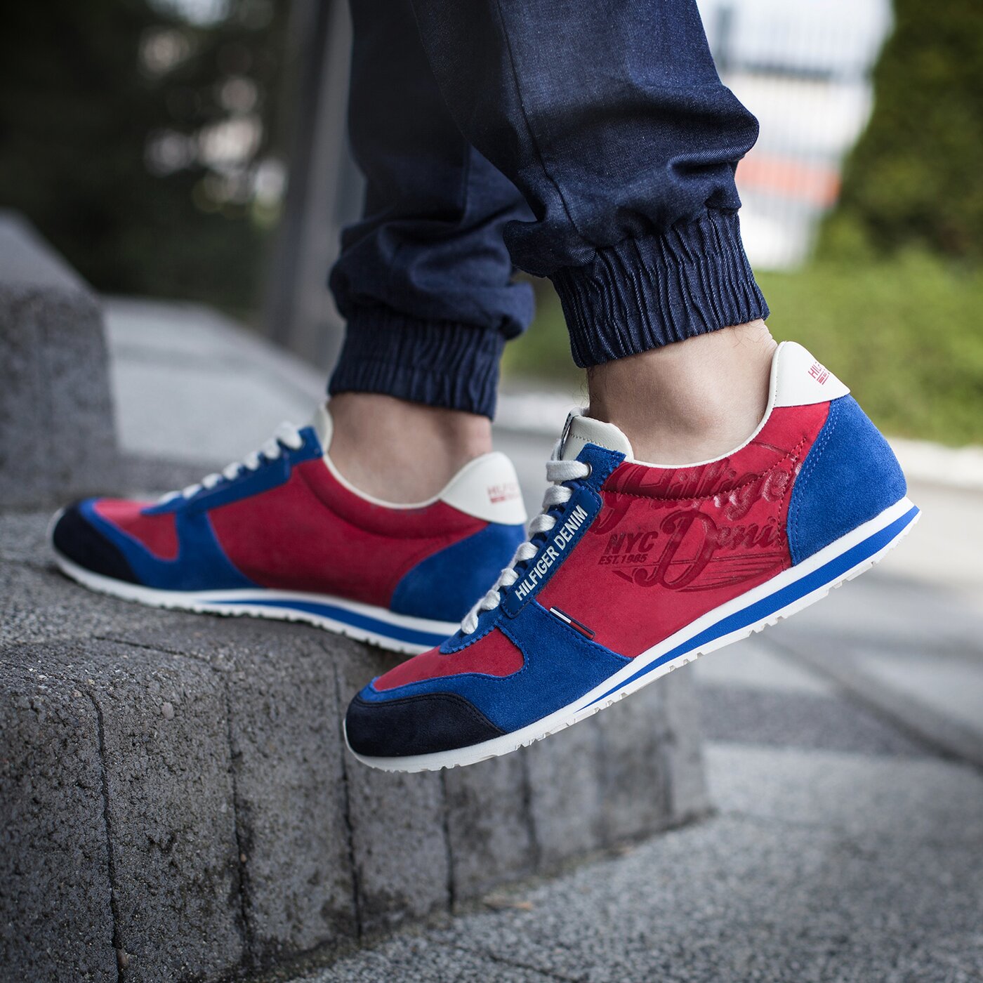 Męskie sneakersy (buty) TOMMY HILFIGER S2385PRINT 1C em56820720479 kolor czerwony