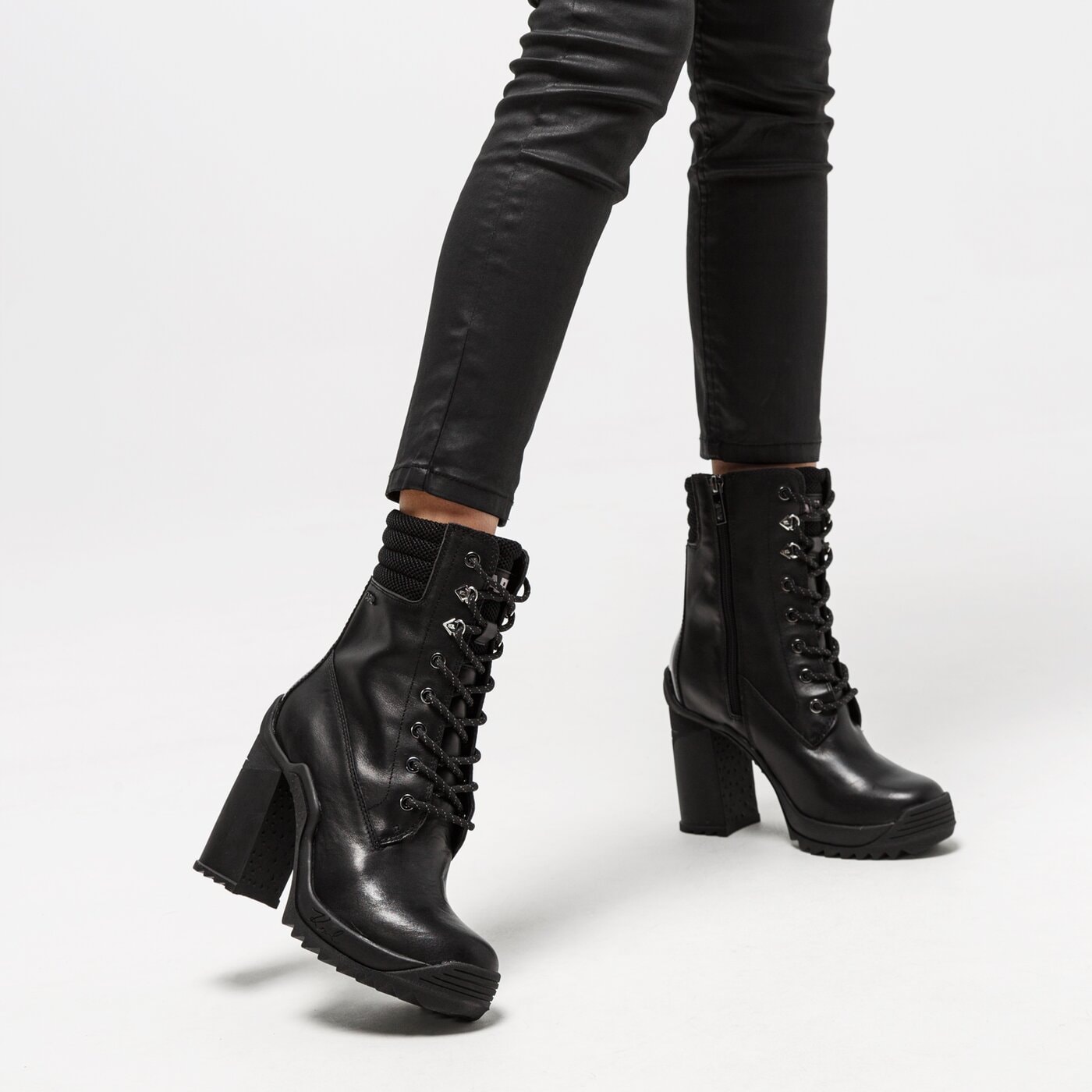 Damskie botki / sztyblety KARL LAGERFELD VOYAGE III ANKLE LACE BOOT kl30155000 kolor czarny