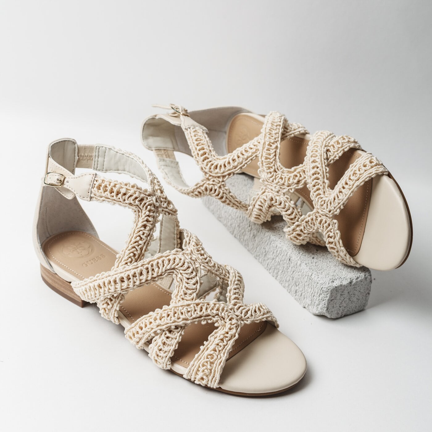 Damskie sandały GUESS DARIO SANDAL FABRIC fldro2fab03milk kolor beżowy