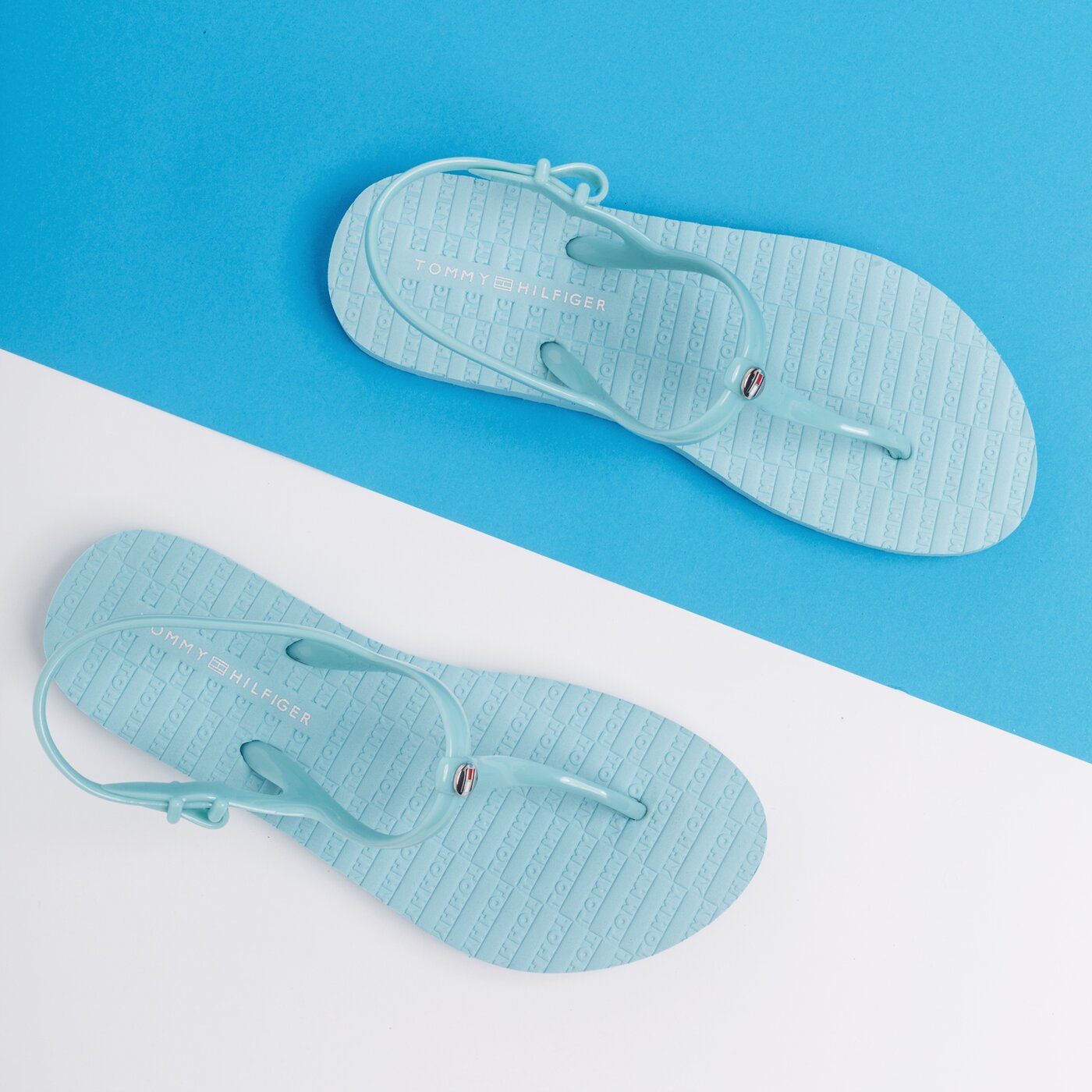 Damskie sandały TOMMY HILFIGER INT CARO 1R FLAT STRAPPY BEACH SANDAL fw0fw03923447 kolor niebieski