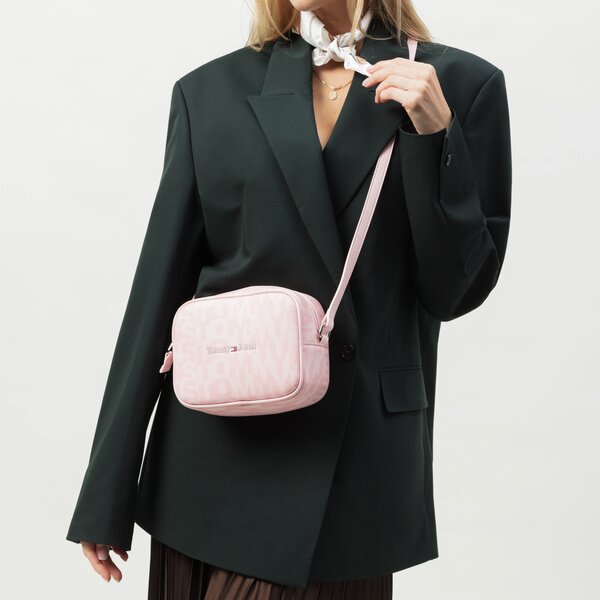 Damska torebka TOMMY HILFIGER TOREBKA TJW MUST CAMERA BAG aw0aw145500jv kolor różowy
