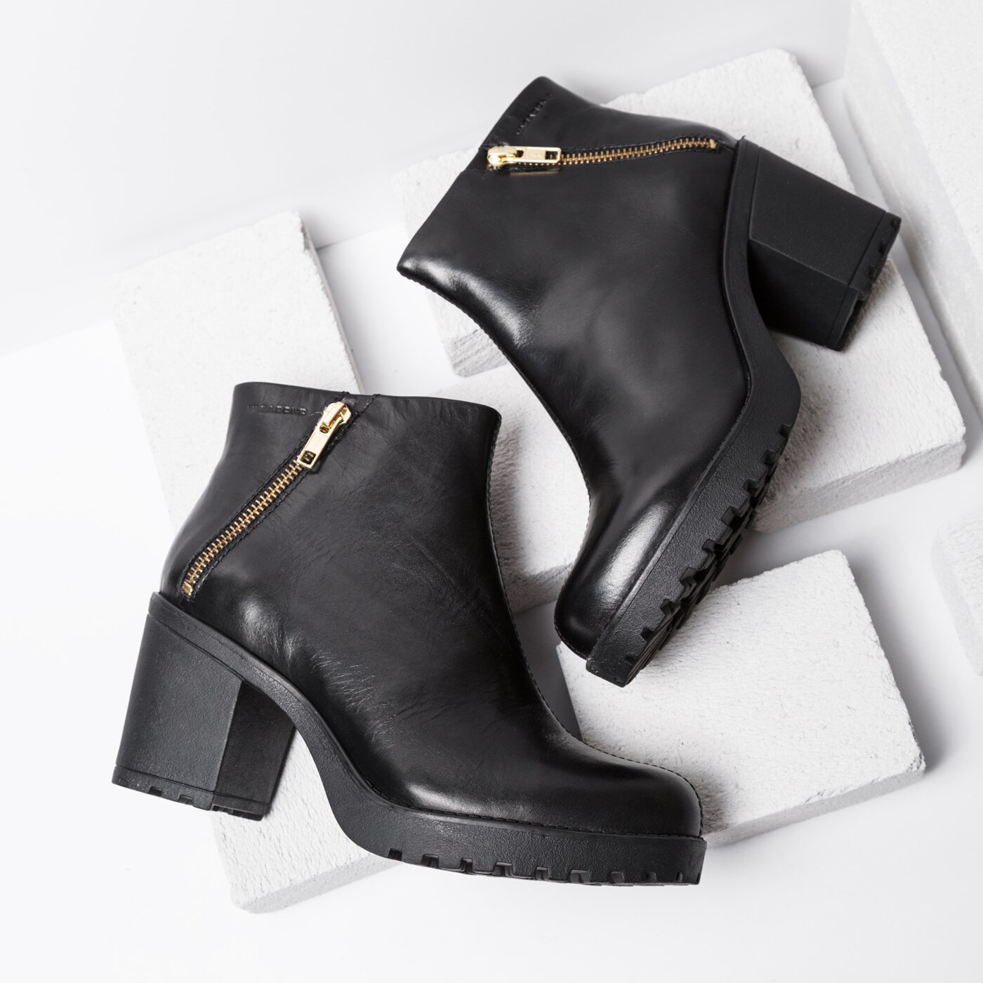 Damskie botki / sztyblety VAGABOND GRACE BLACK LEATHER 442820120 kolor czarny