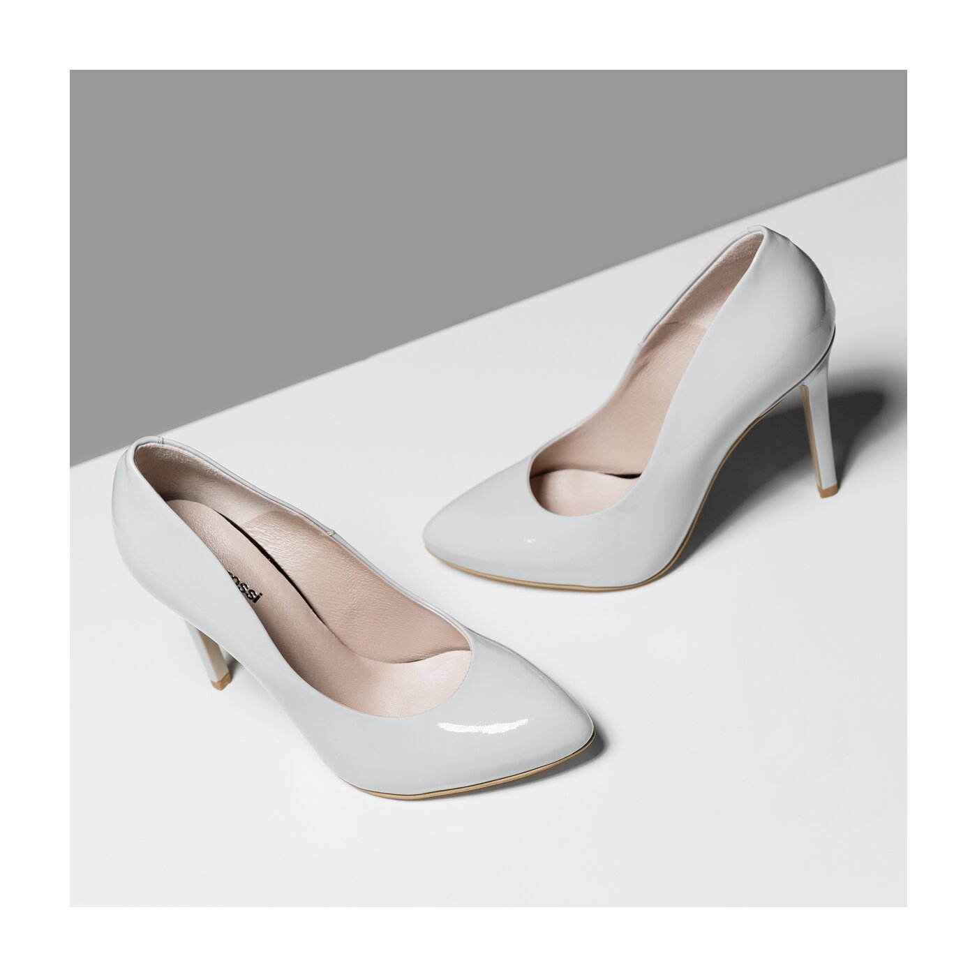 Damskie szpilki / czółenka GINO ROSSI MIDORI dch352v95je0083000 kolor szary