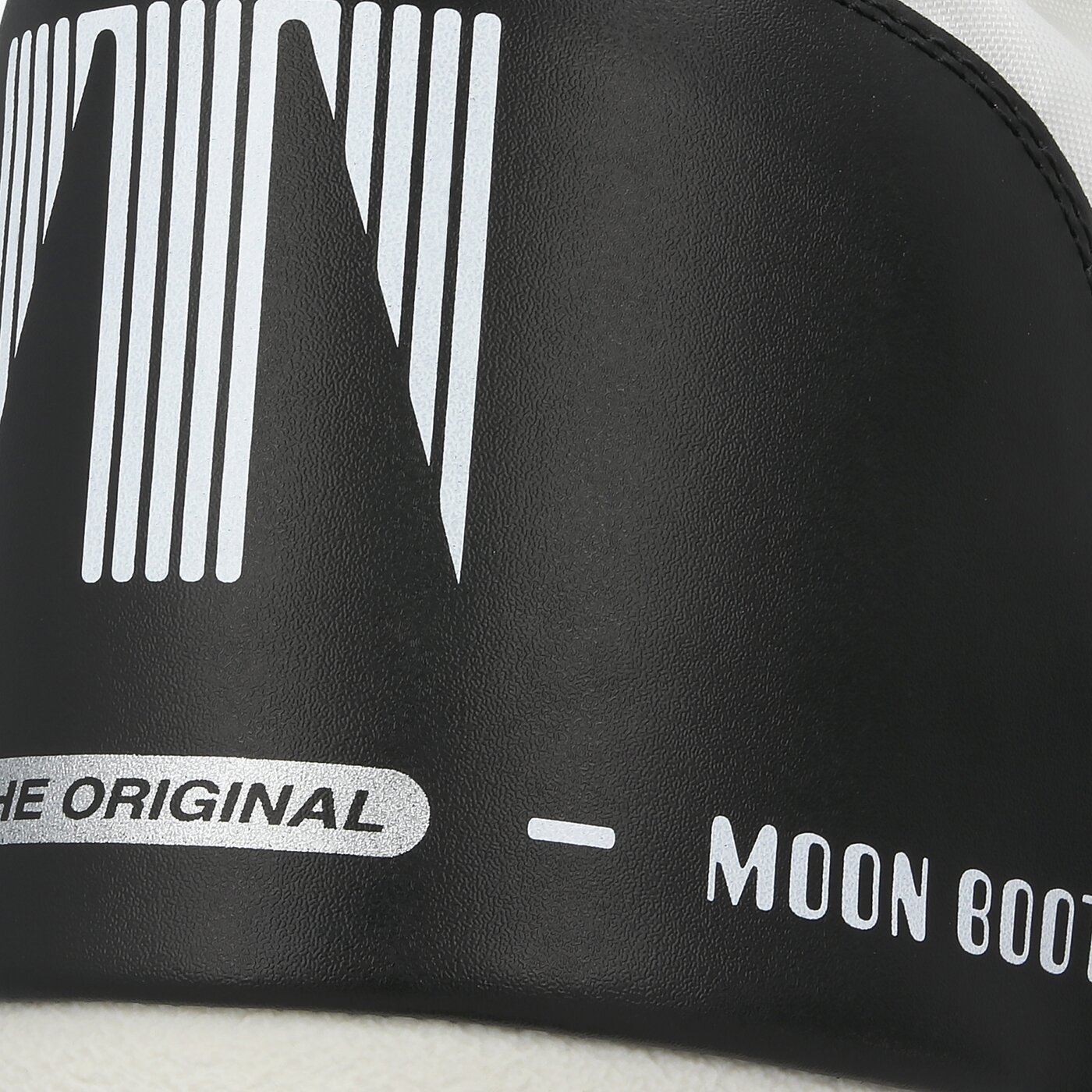 Damskie śniegowce MOON BOOT CLASSIC LOW 2 14093400002 kolor biały