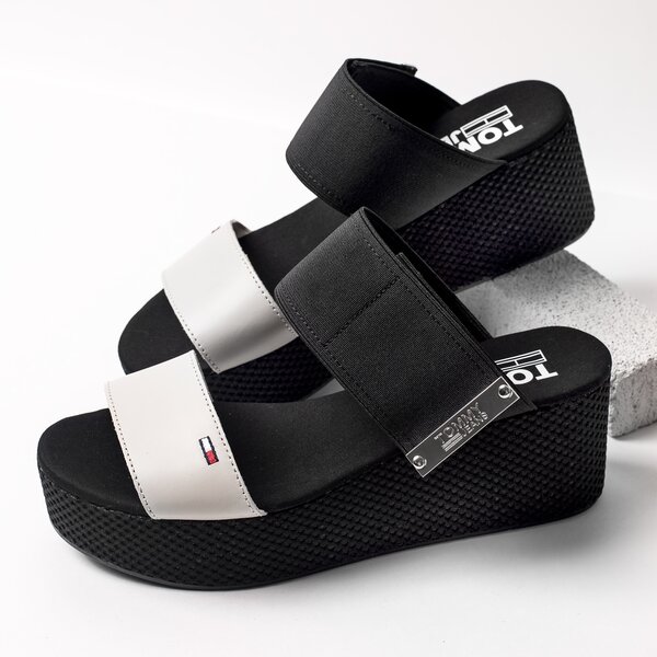 Damskie klapki TOMMY HILFIGER MATERIAL MIX FLATFORM SANDAL en0en00217156 kolor czarny